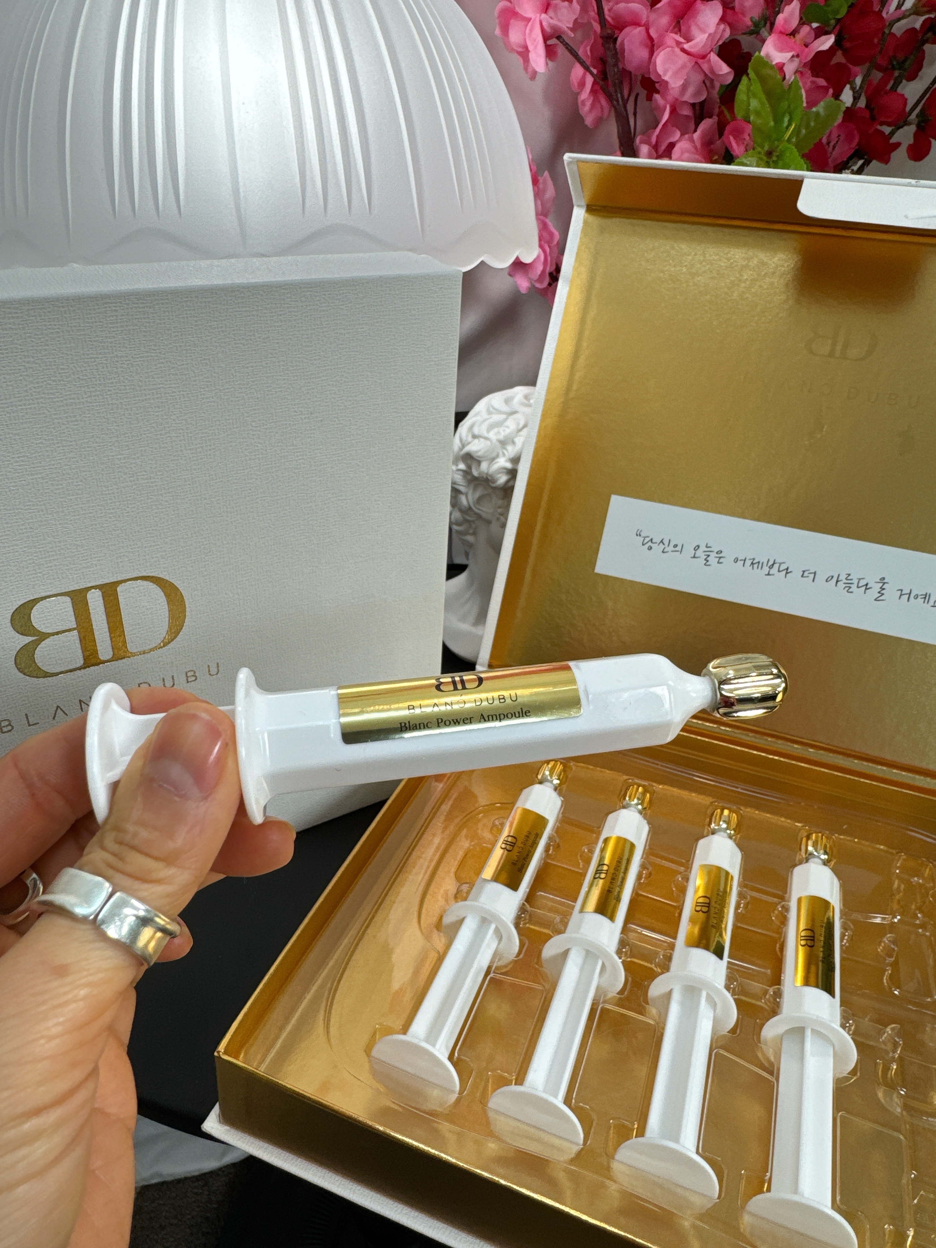 【深層滋養補水/光澤細膩肌膚】Nuborn Cell 第三代牛奶蛋白精華 7mlx5支/盒