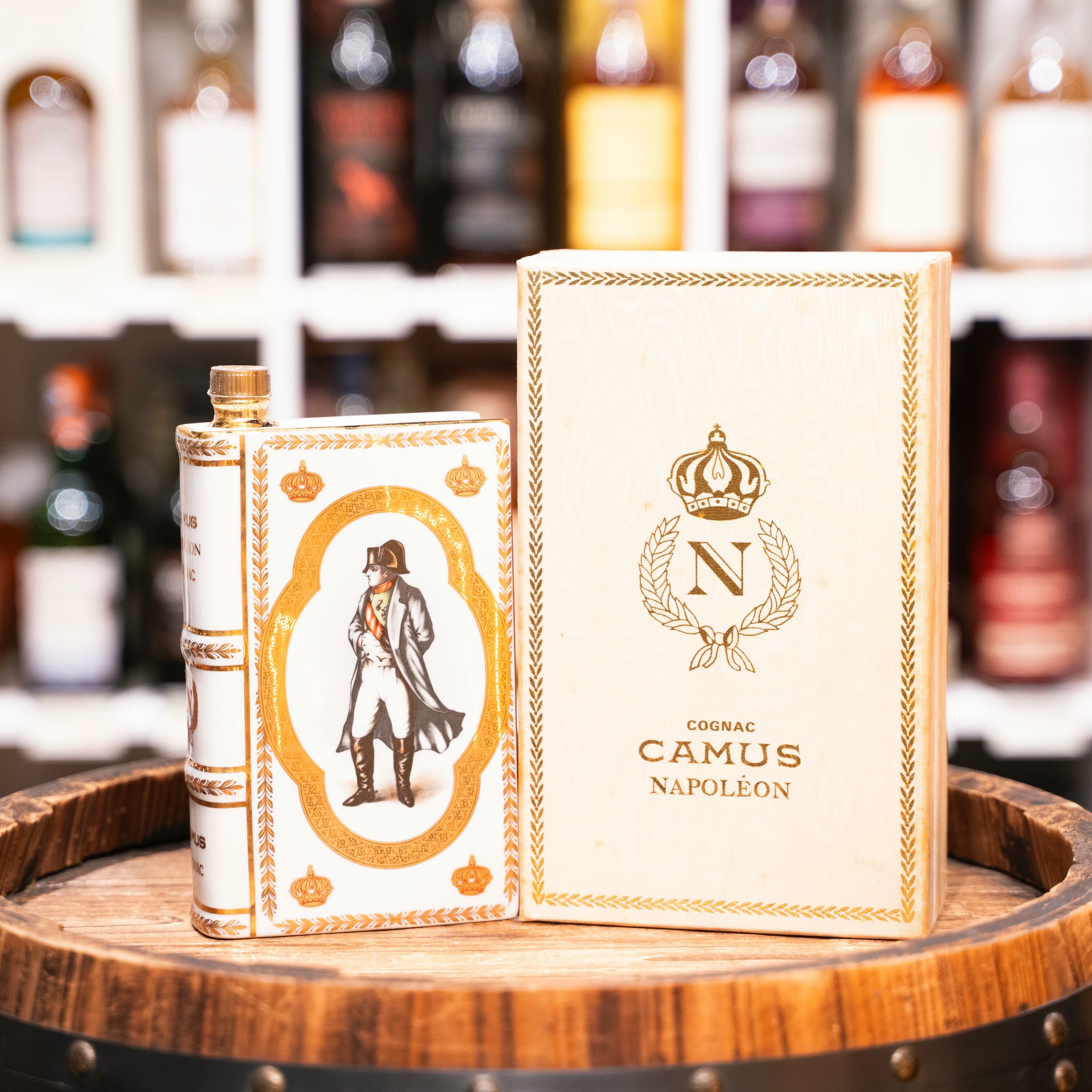 Camus Napoleon Cognac Book Gold  金 Decanter 1960-70s
