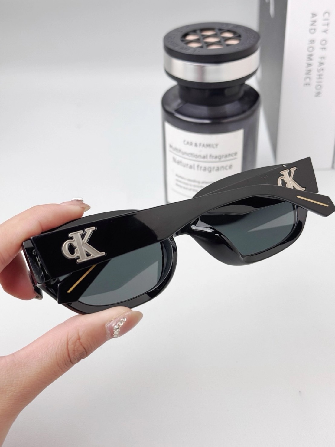 CALVIN KLEIN 質感小框窄框 男女同款情侶款 亮黑 墨鏡