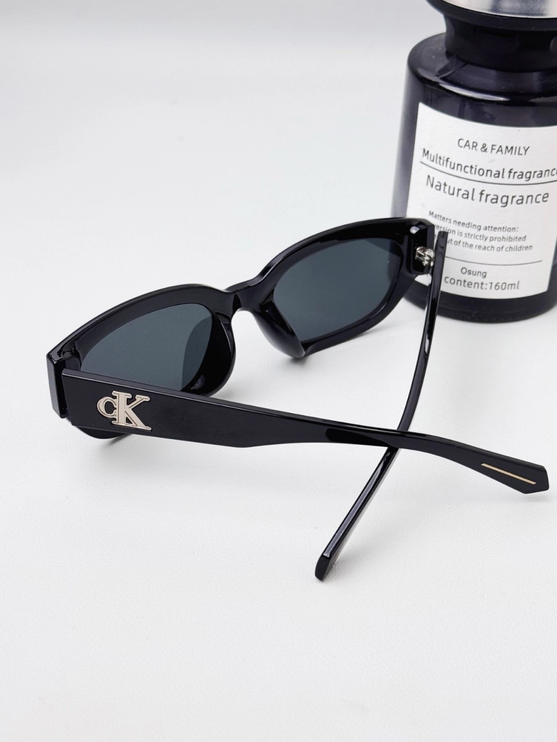 CALVIN KLEIN 質感小框窄框 男女同款情侶款 亮黑 墨鏡
