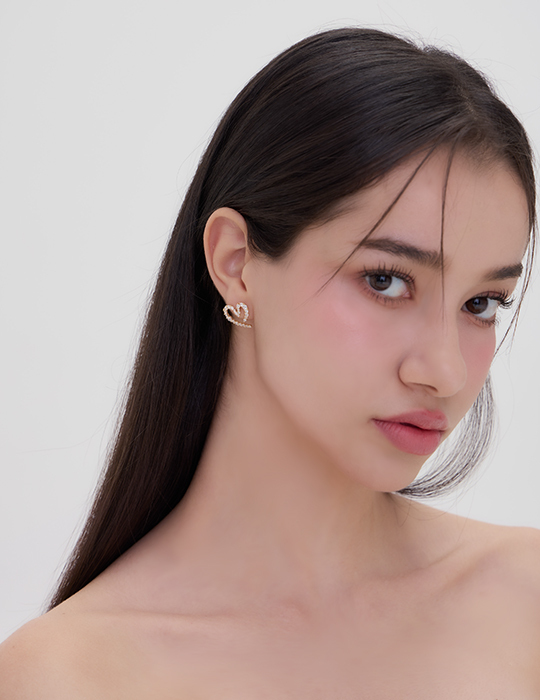 閃耀愛心線形。銀針耳環