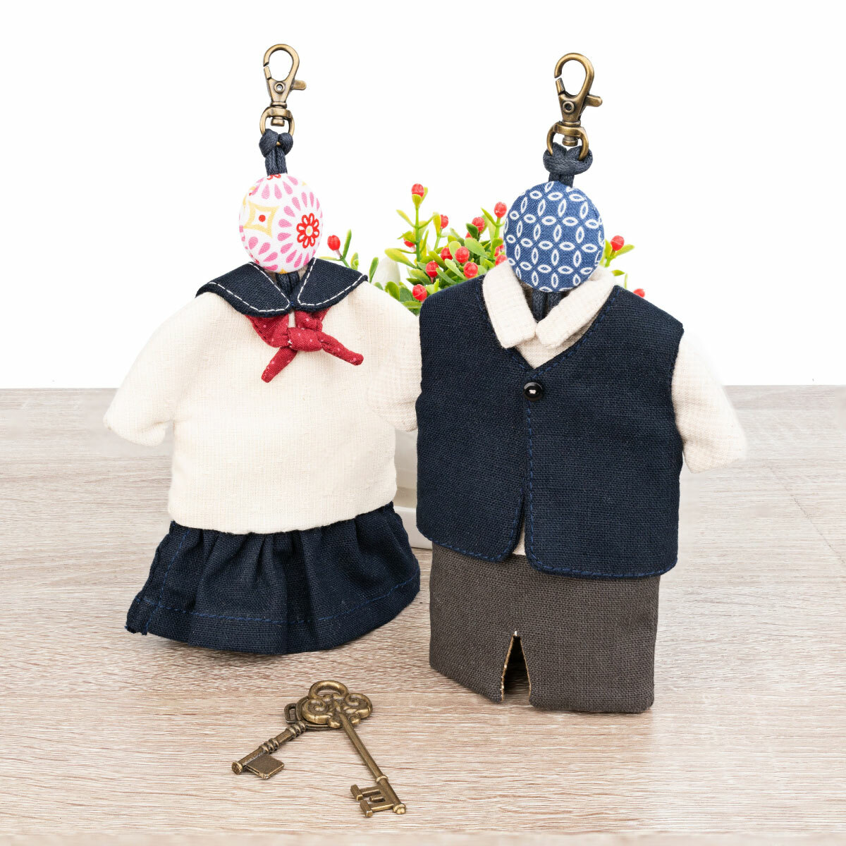 販售原尺寸【紙型】( 衣服造型鑰匙圈【女款+男款】)
