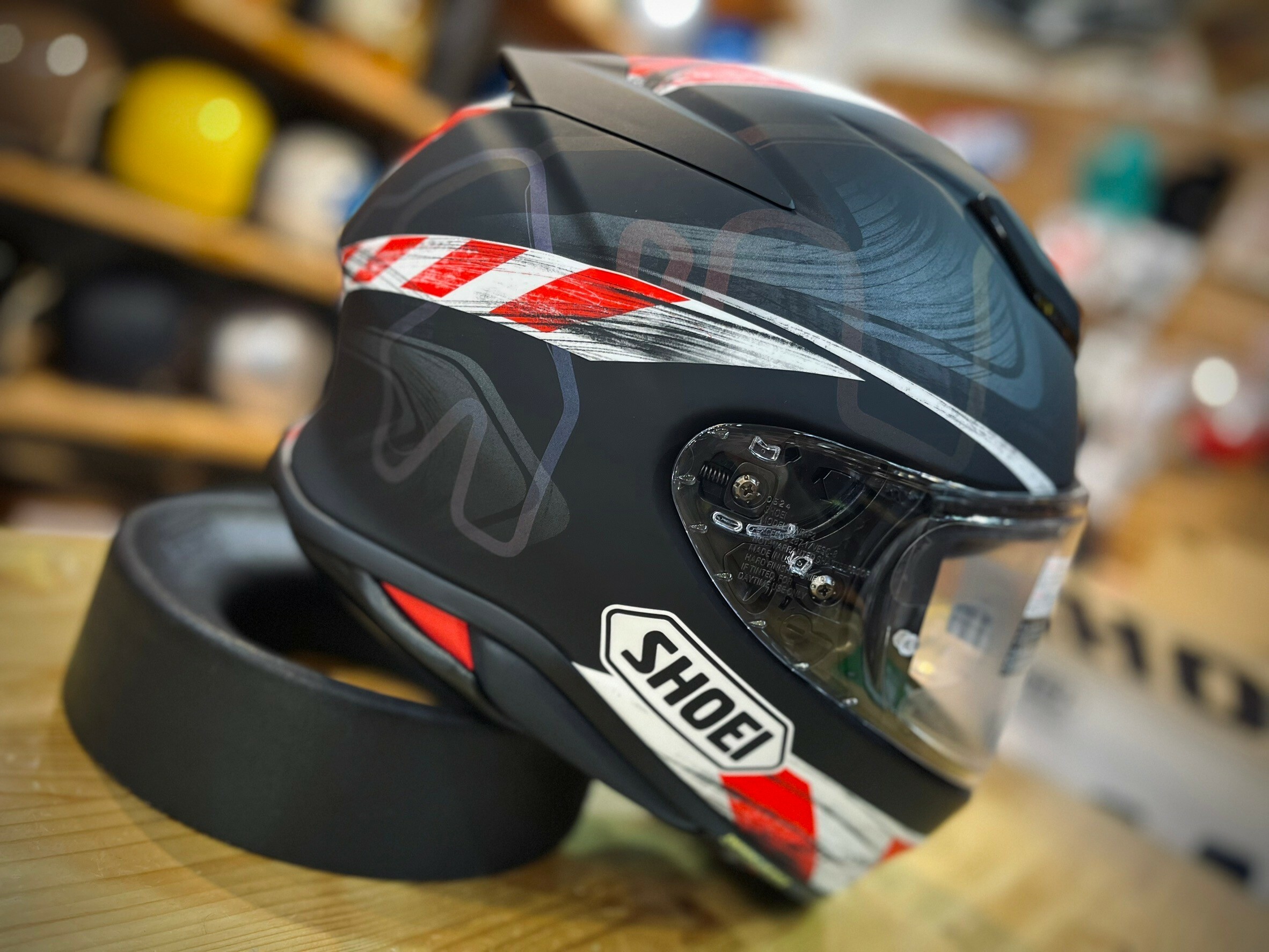 SHOEI Z-8 KNEE DOWN TC-5 全罩
