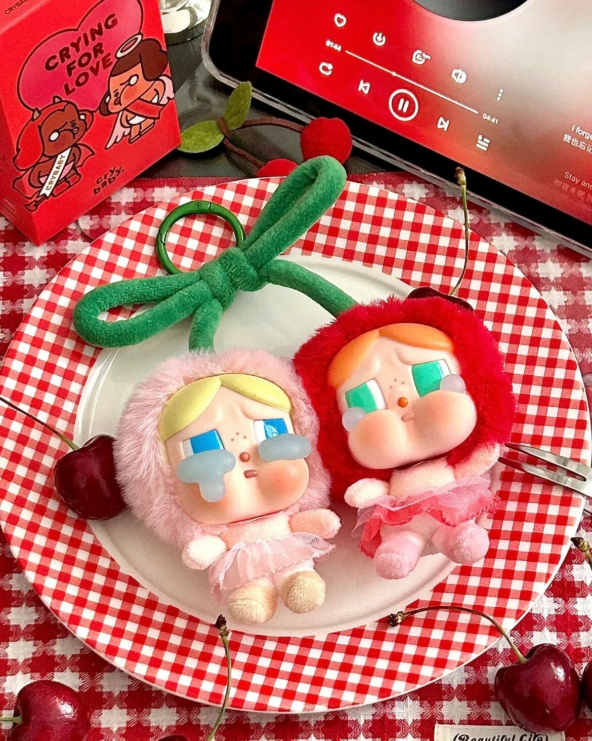 <情人節限定!!> POP MART 泡泡瑪特 CRYBABY 哭娃 愛神的眼淚系列 甜在一起 搪膠毛絨 吊飾 鑰匙圈 櫻桃