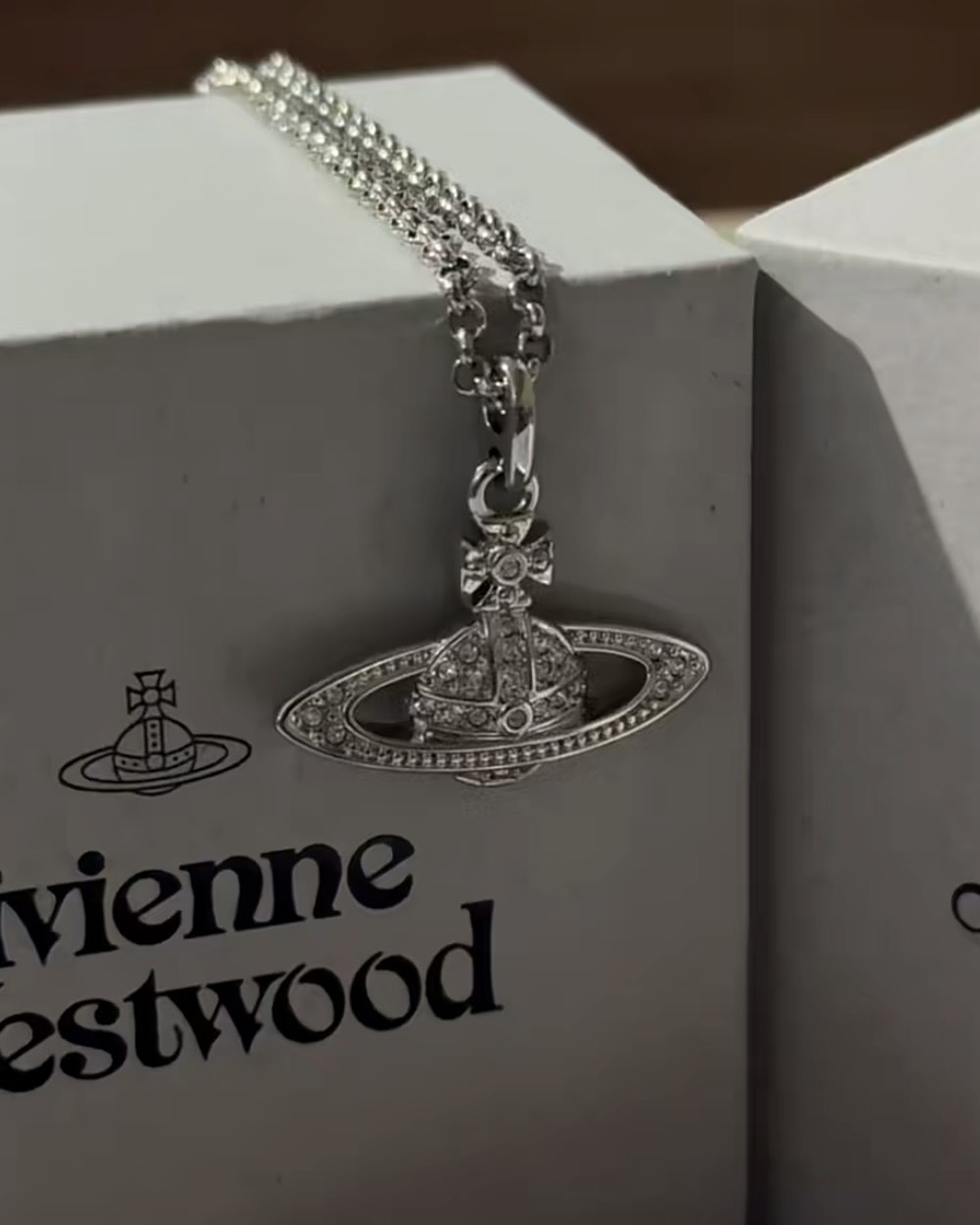 <英國5折入手!!>Vivienne Westwood 西太后 薇薇安 mini bas 浮雕吊墜 黃銅 項鍊 女款 銀
