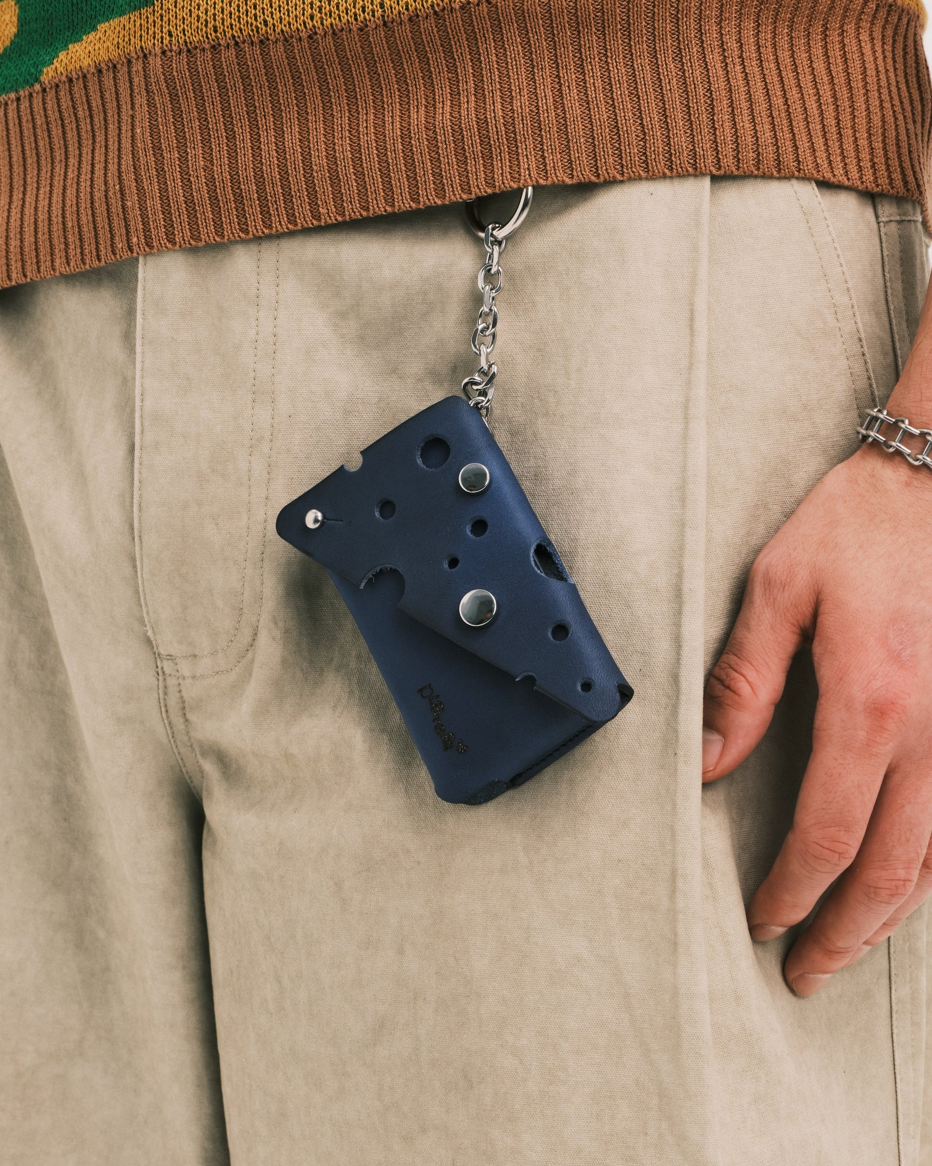 PLATEAU STUDIO / Cheese card holder 4.0 - Blue