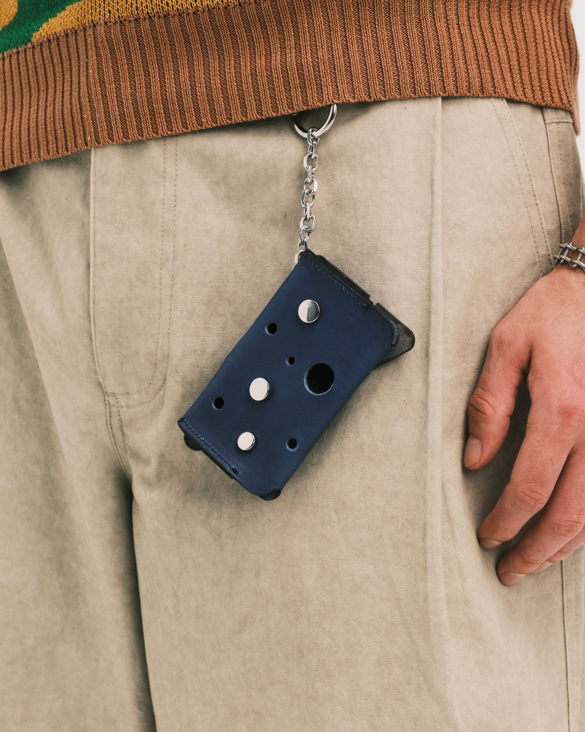 PLATEAU STUDIO / Cheese card holder 4.0 - Blue