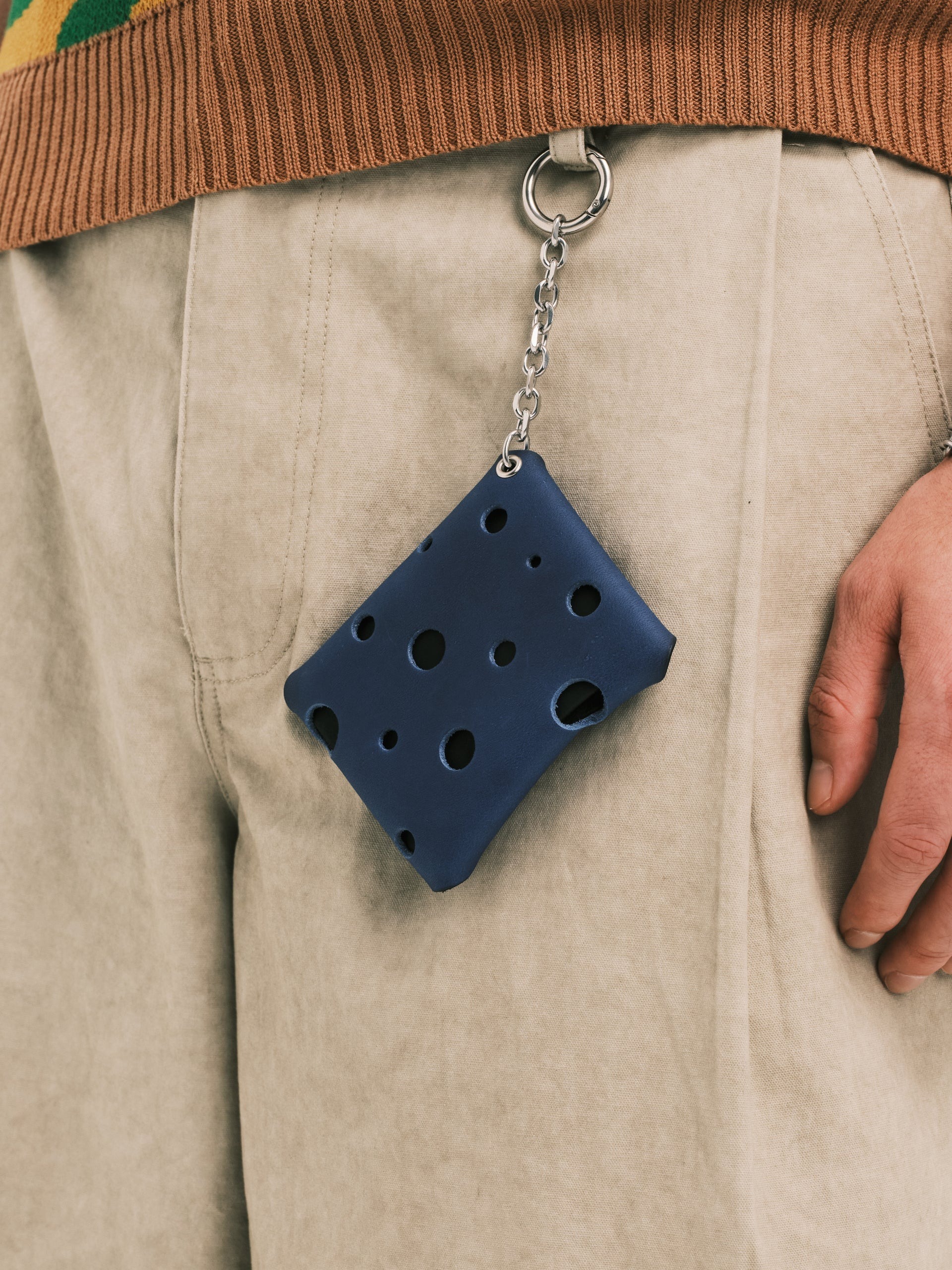 PLATEAU STUDIO / Cheese coin case - Blue