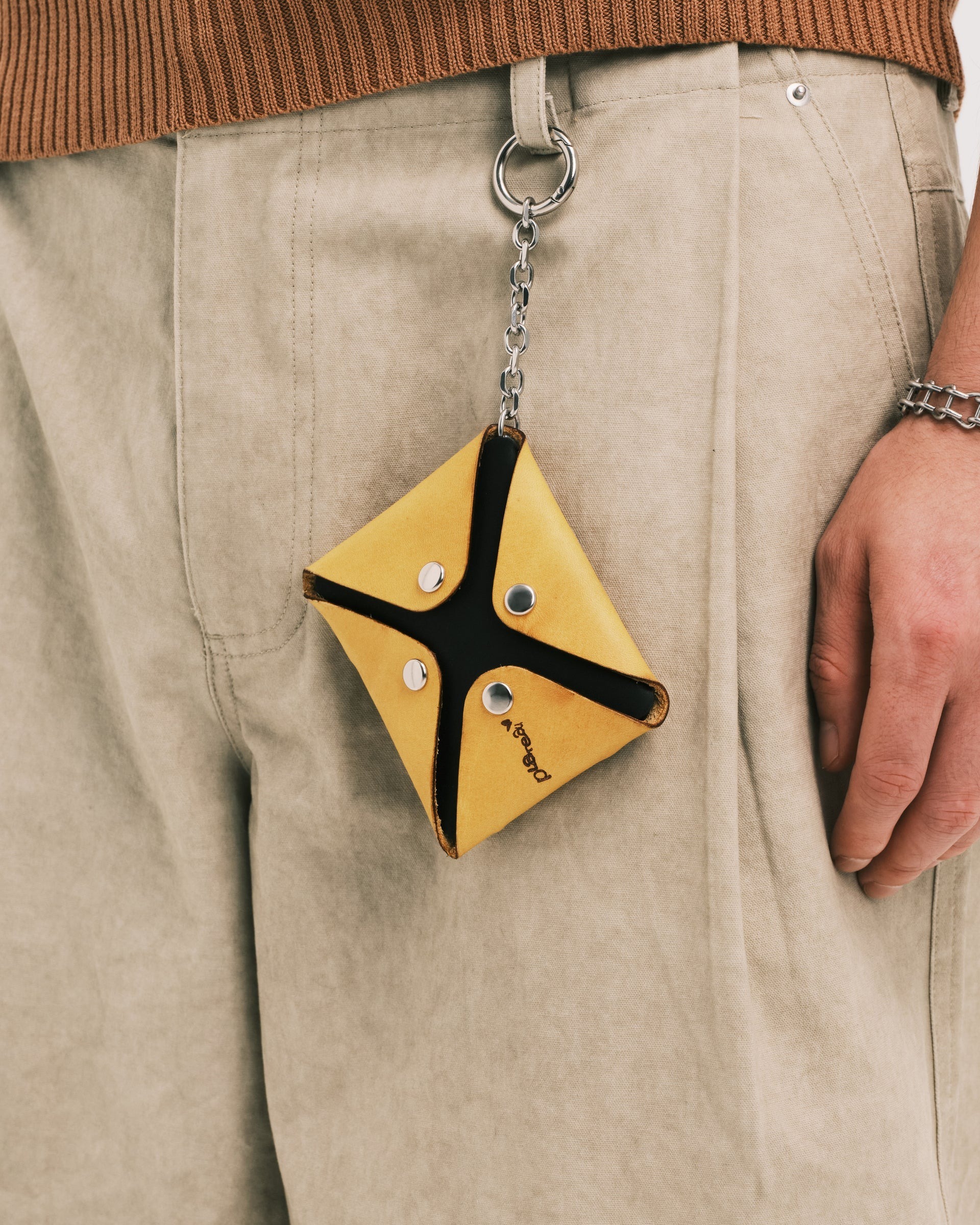 PLATEAU STUDIO / Cheese coin case - Yellow