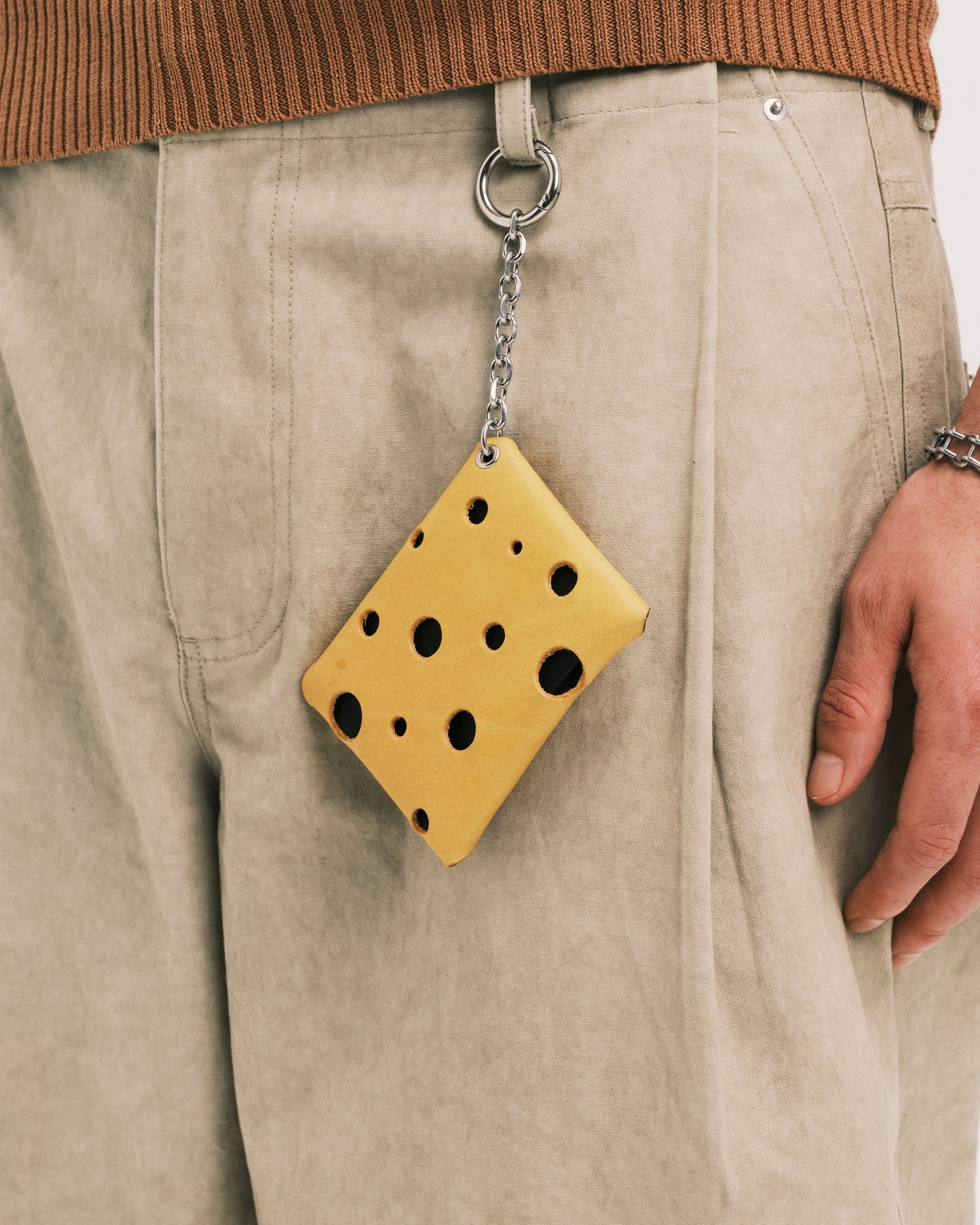 PLATEAU STUDIO / Cheese coin case - Yellow