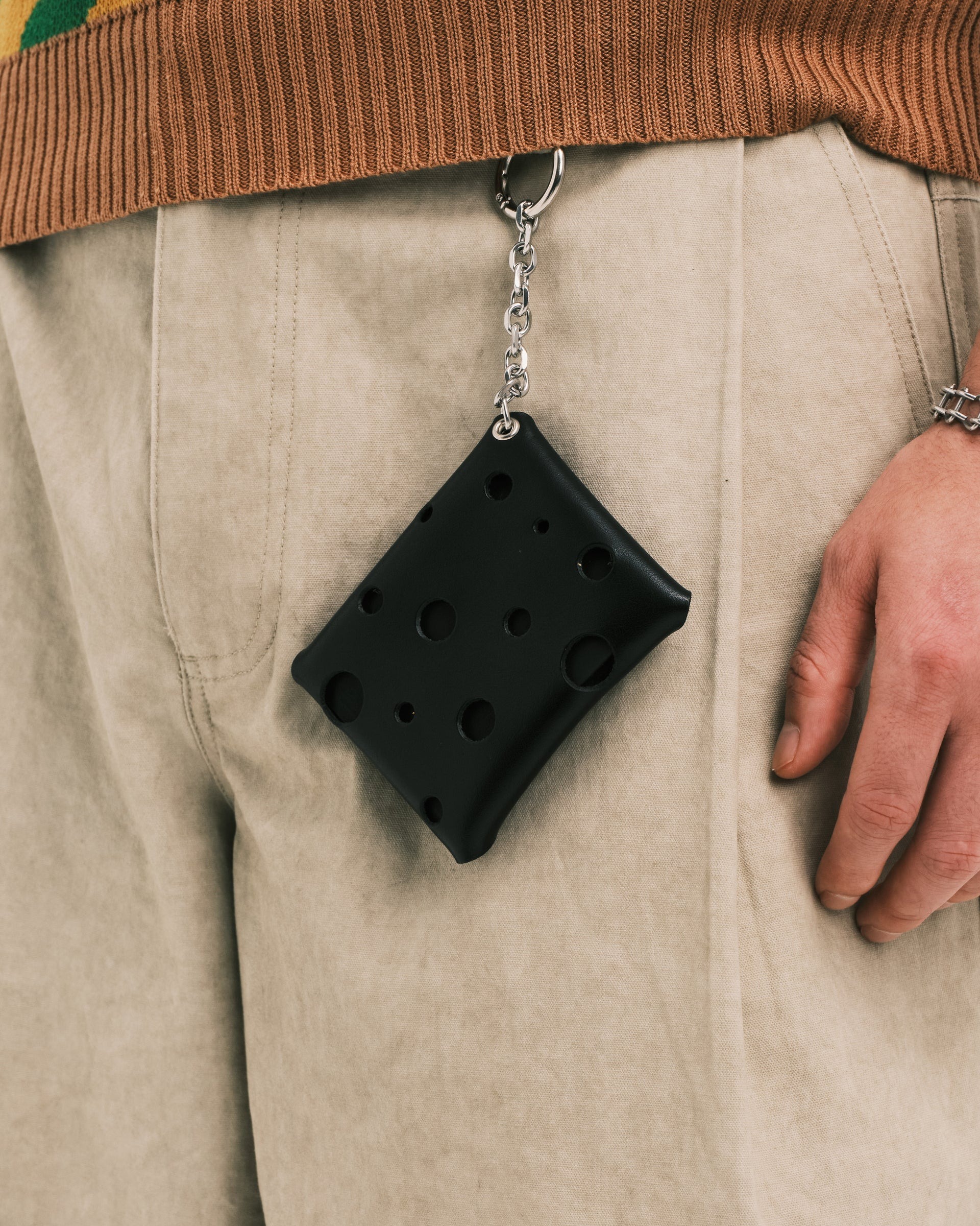 PLATEAU STUDIO / Cheese coin case - Black