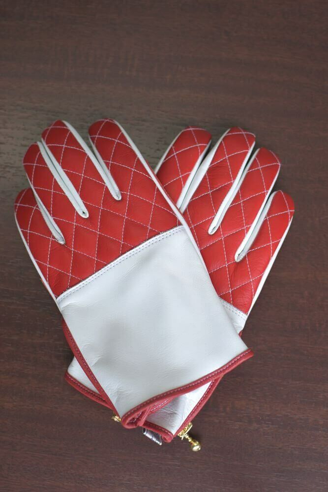 MAXRITZ騎士短手套，YKK金屬拉鍊與全白縫線設計，細節講究彰顯騎士品味