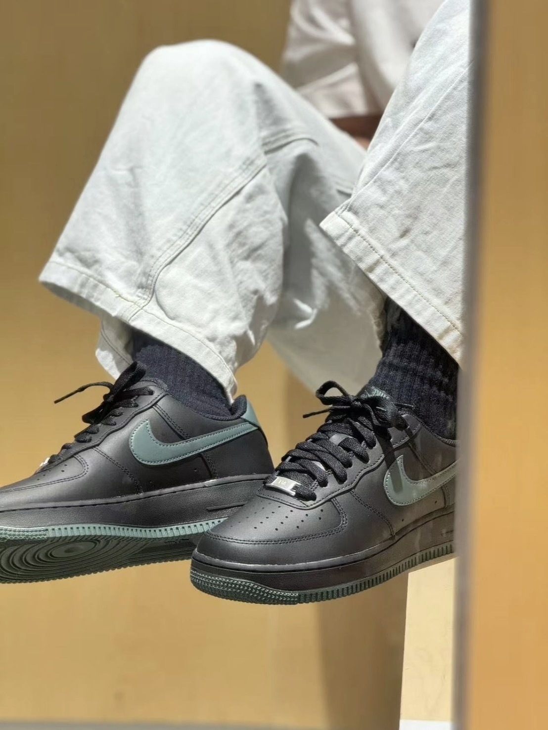 NIKE AIR FORCE 1 暗夜黑 FJ4146-001