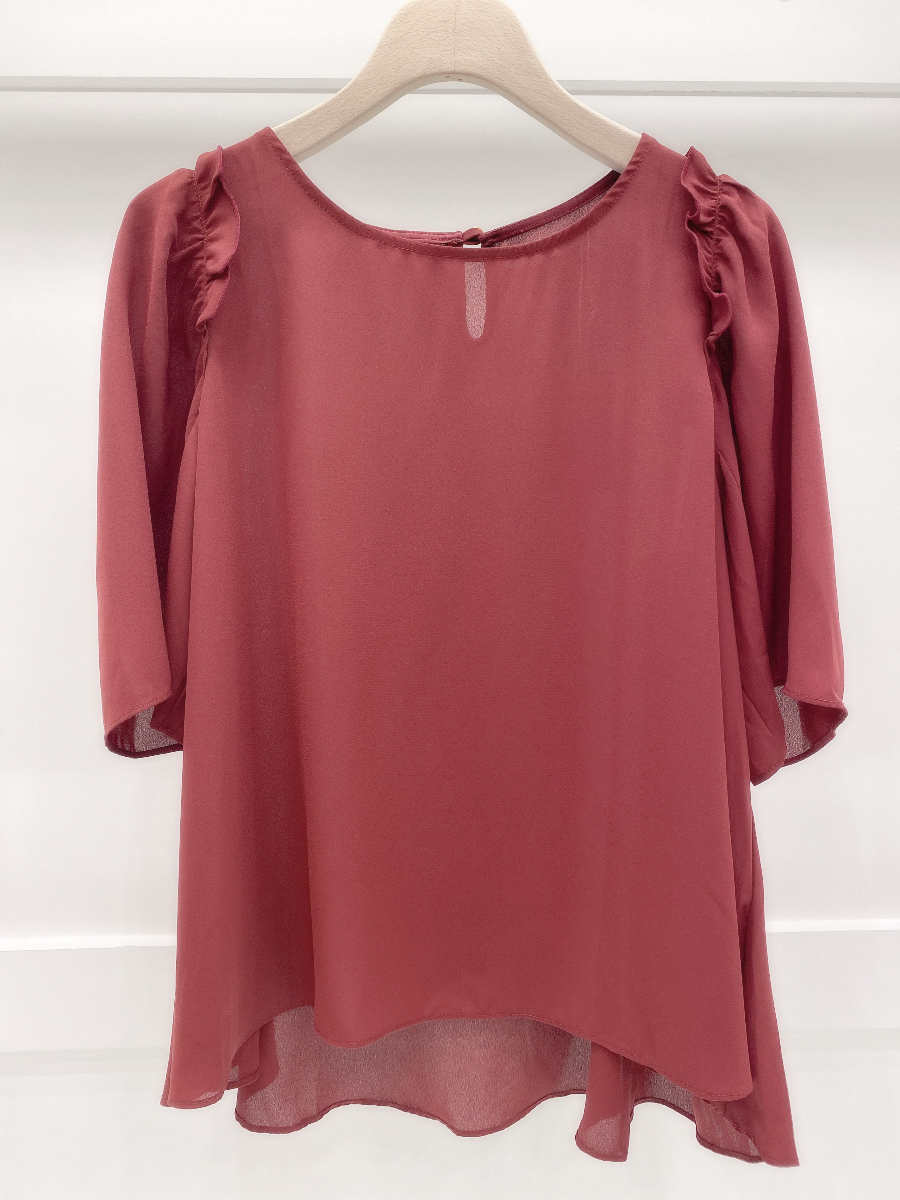 荷葉肩雪紡上衣