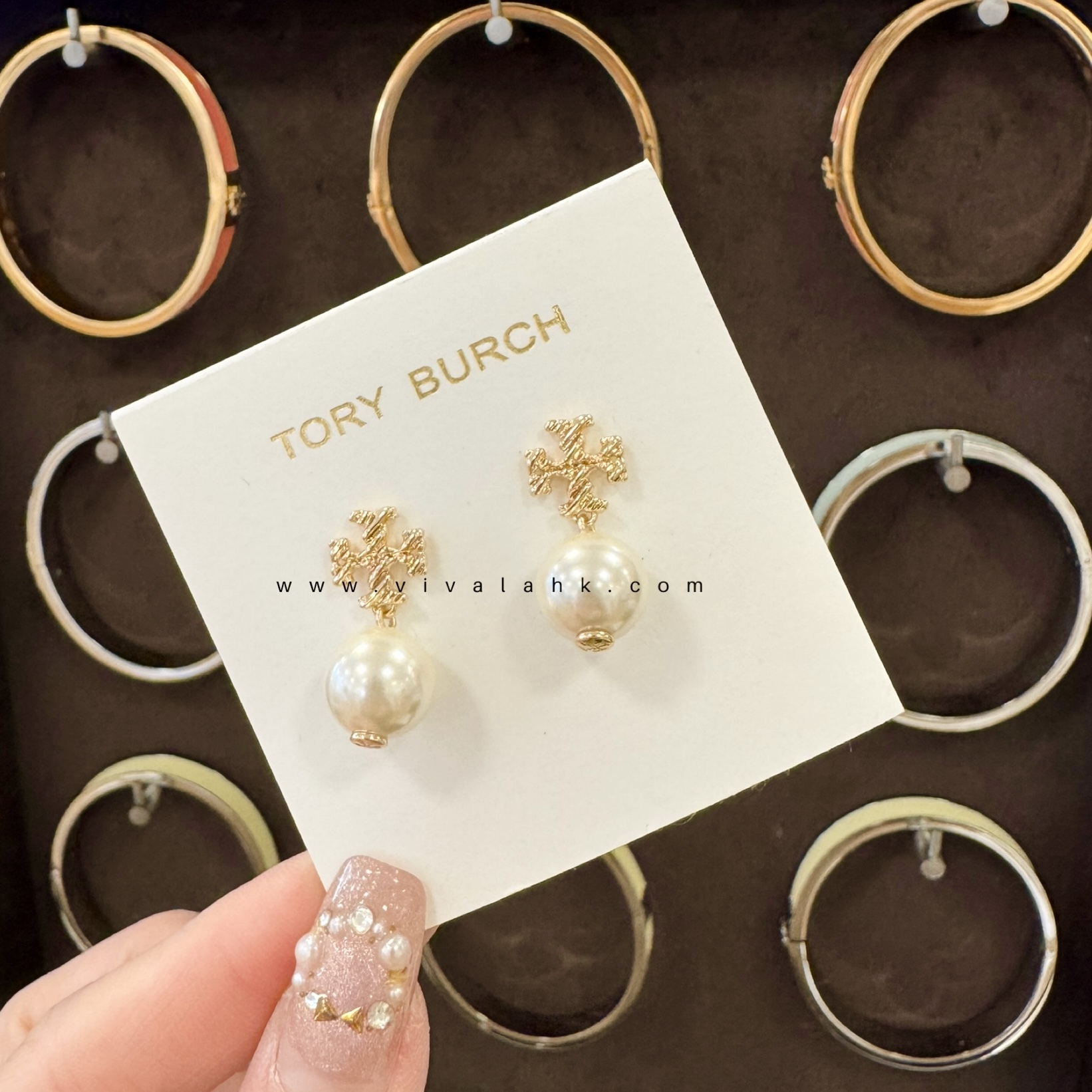 Tory Burch - 扭紋Logo + 珍珠吊墜耳環 (164142)