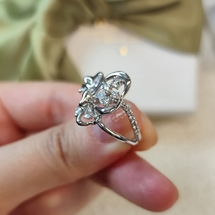 獨特優雅造型鑽石戒指