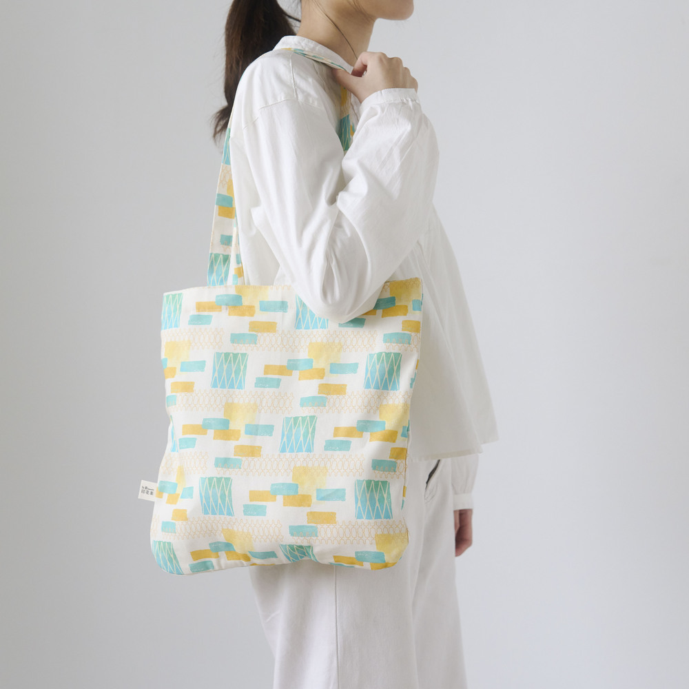 Happy Square Tote Bag/Old Ceramic Tile No.10/Green Bathhouse