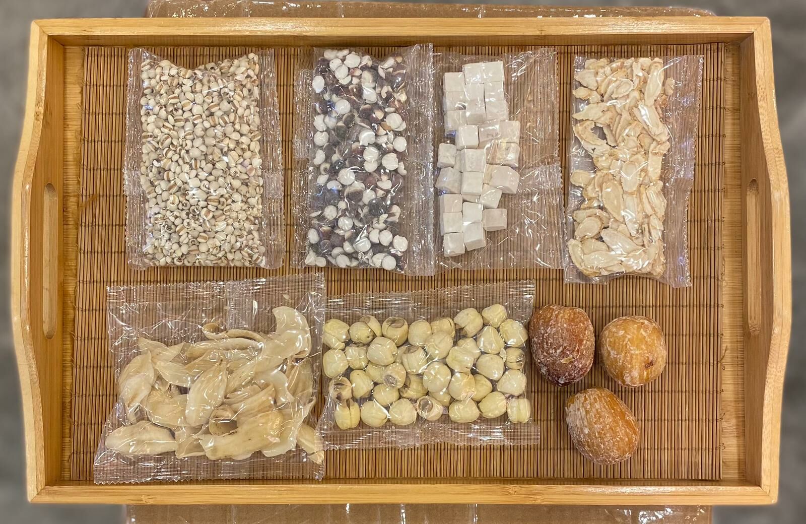 花旗參雲苓蓮子百合薏米湯