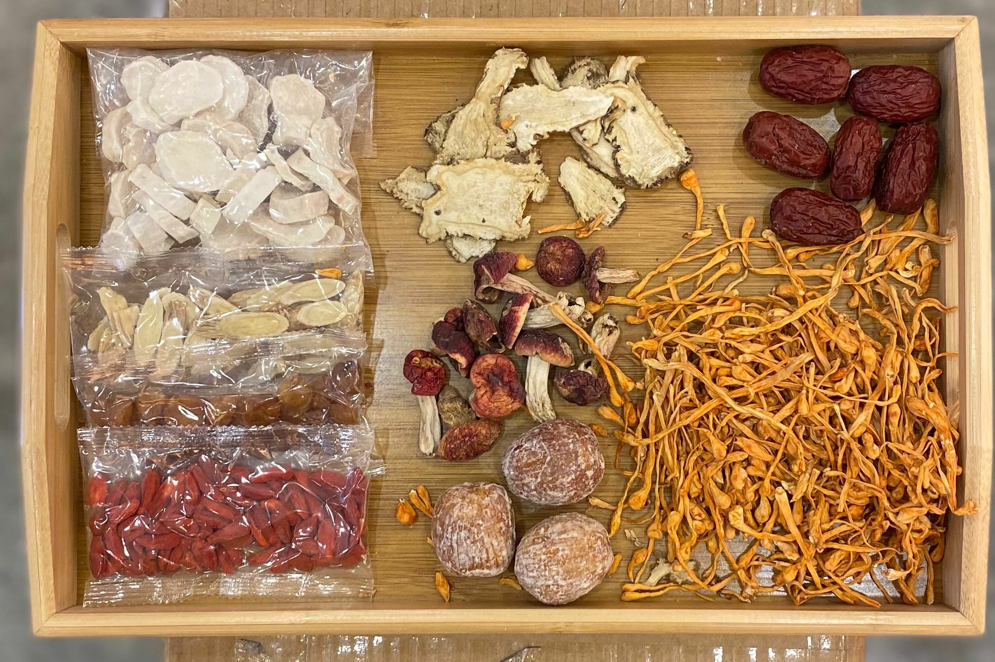 紅菇北芪當歸蟲草花淮山湯