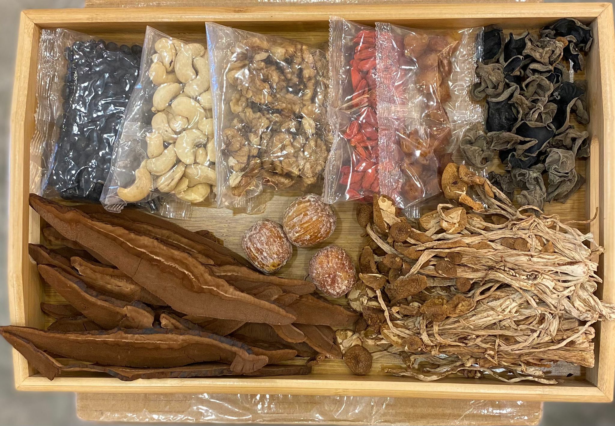 靈芝木耳茶樹菇黑豆湯