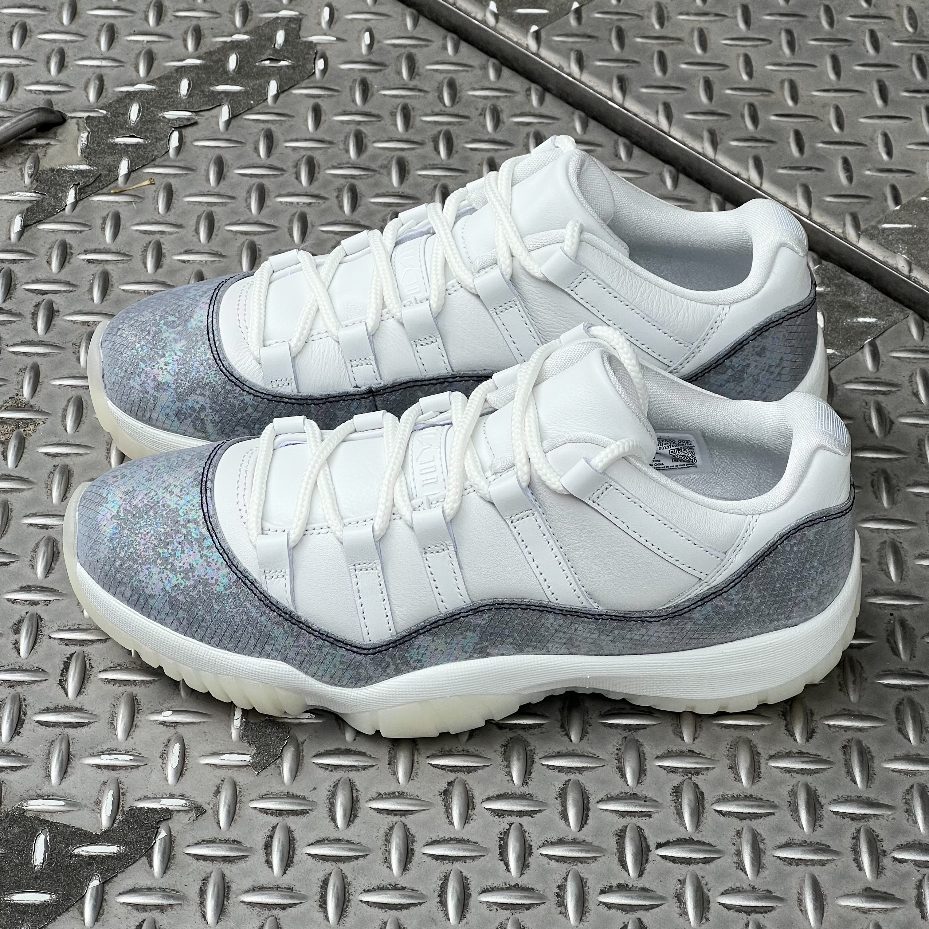 Nike Air Jordan 11 Low “Year of the Snake” CNY蛇年配色限定 撕撕樂 HQ7000-001