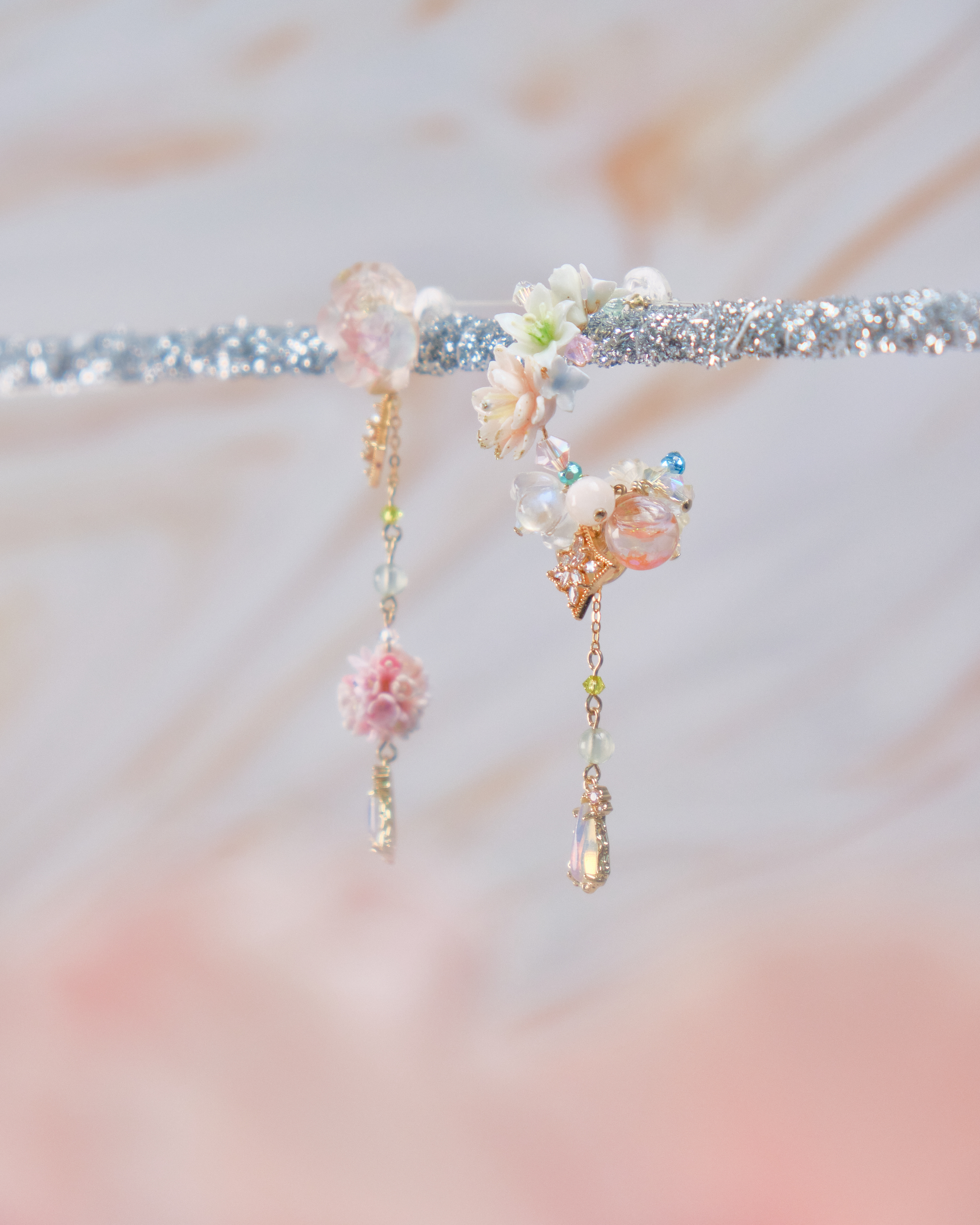 11742 重工不對稱C字兩用花球耳環