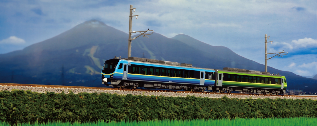 Kato 10-1918 N規HB-E300系SATONO 電車