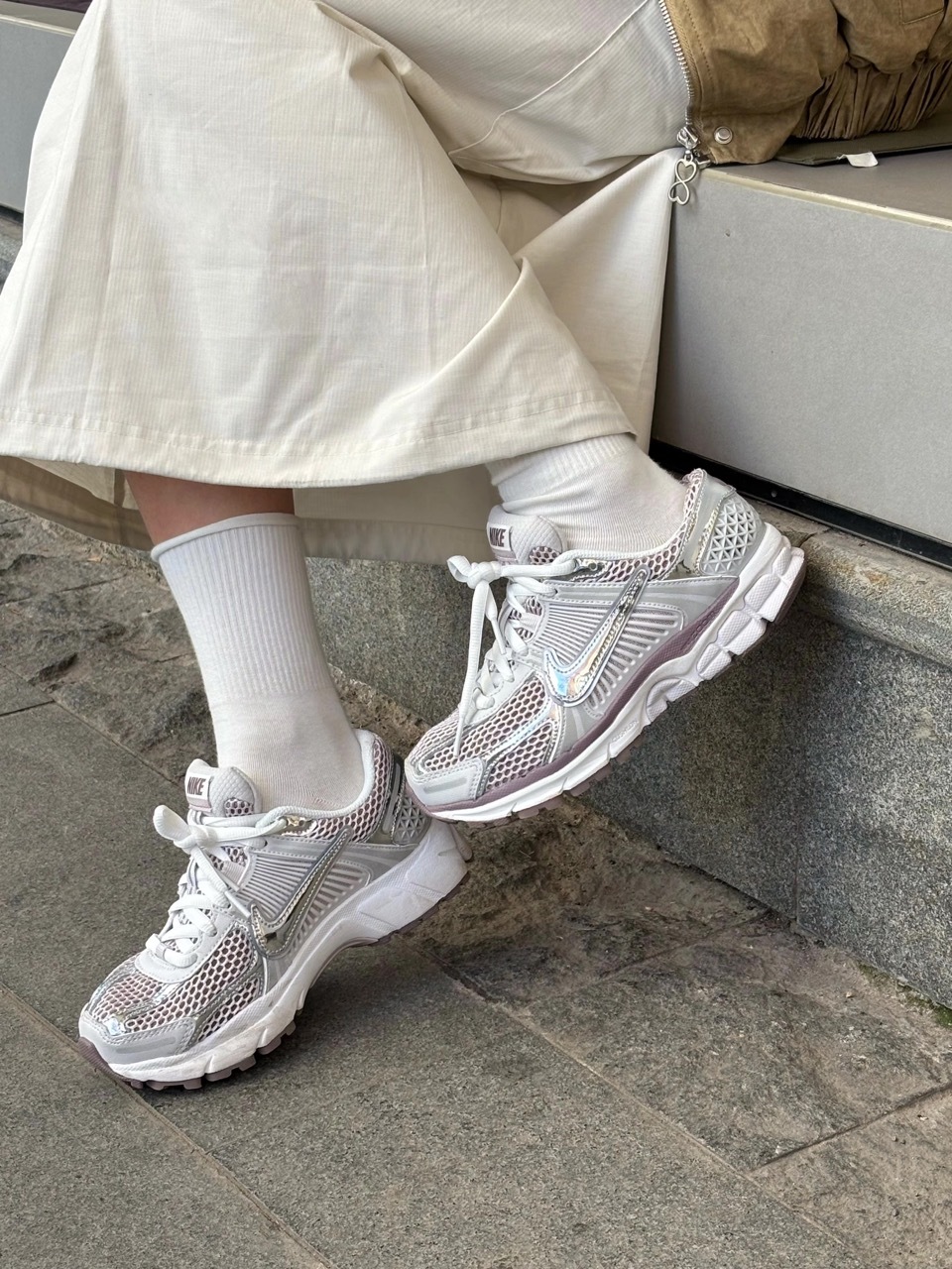 NIKE ZOOM VOMERO 5 液態灰粉 灰銀 白色 玫瑰粉 粉紫 女鞋 HV6417-001 / 預購