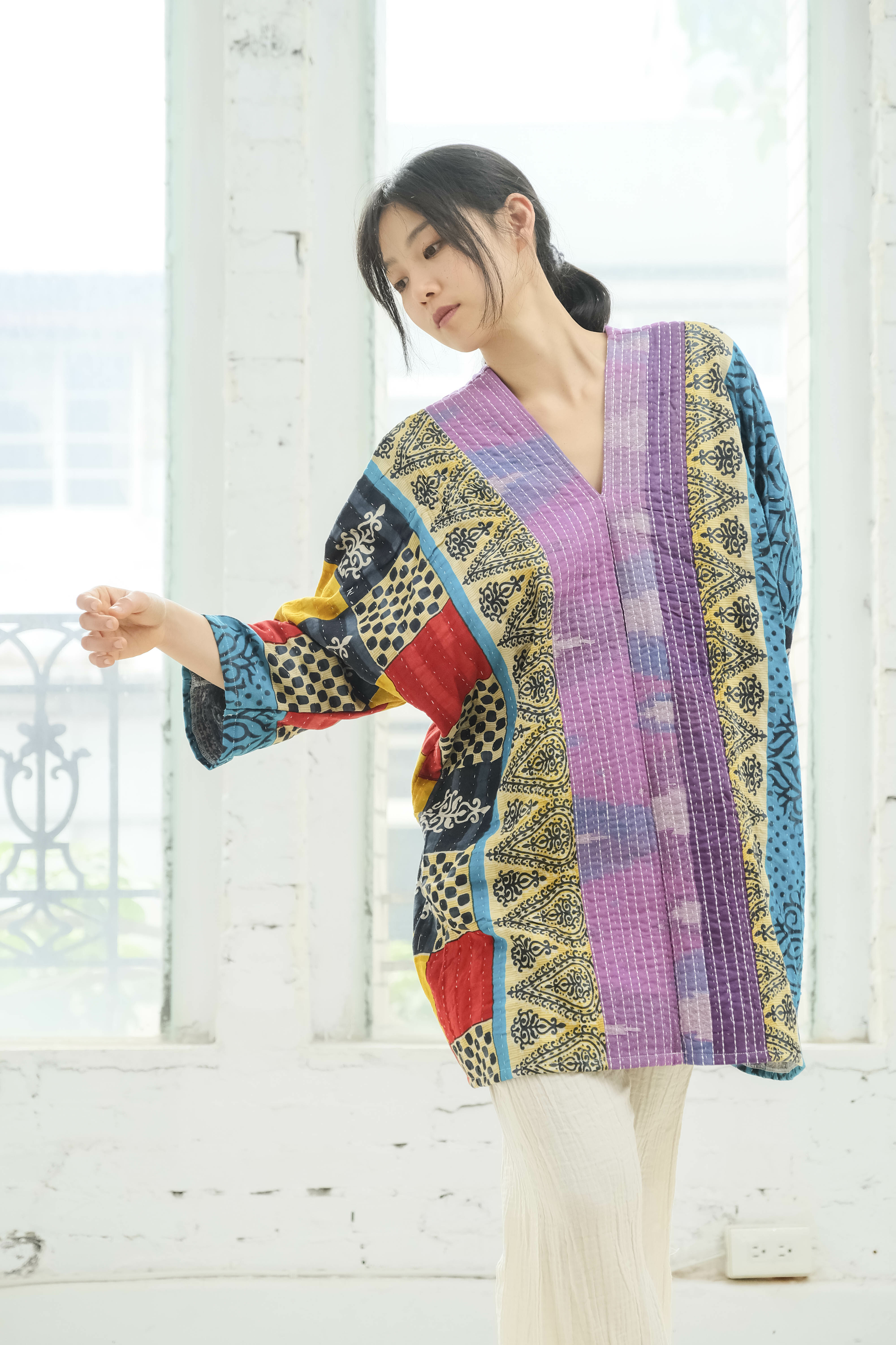 坎塔刺繡前後V領長袖上衣 蒙德里安 - A