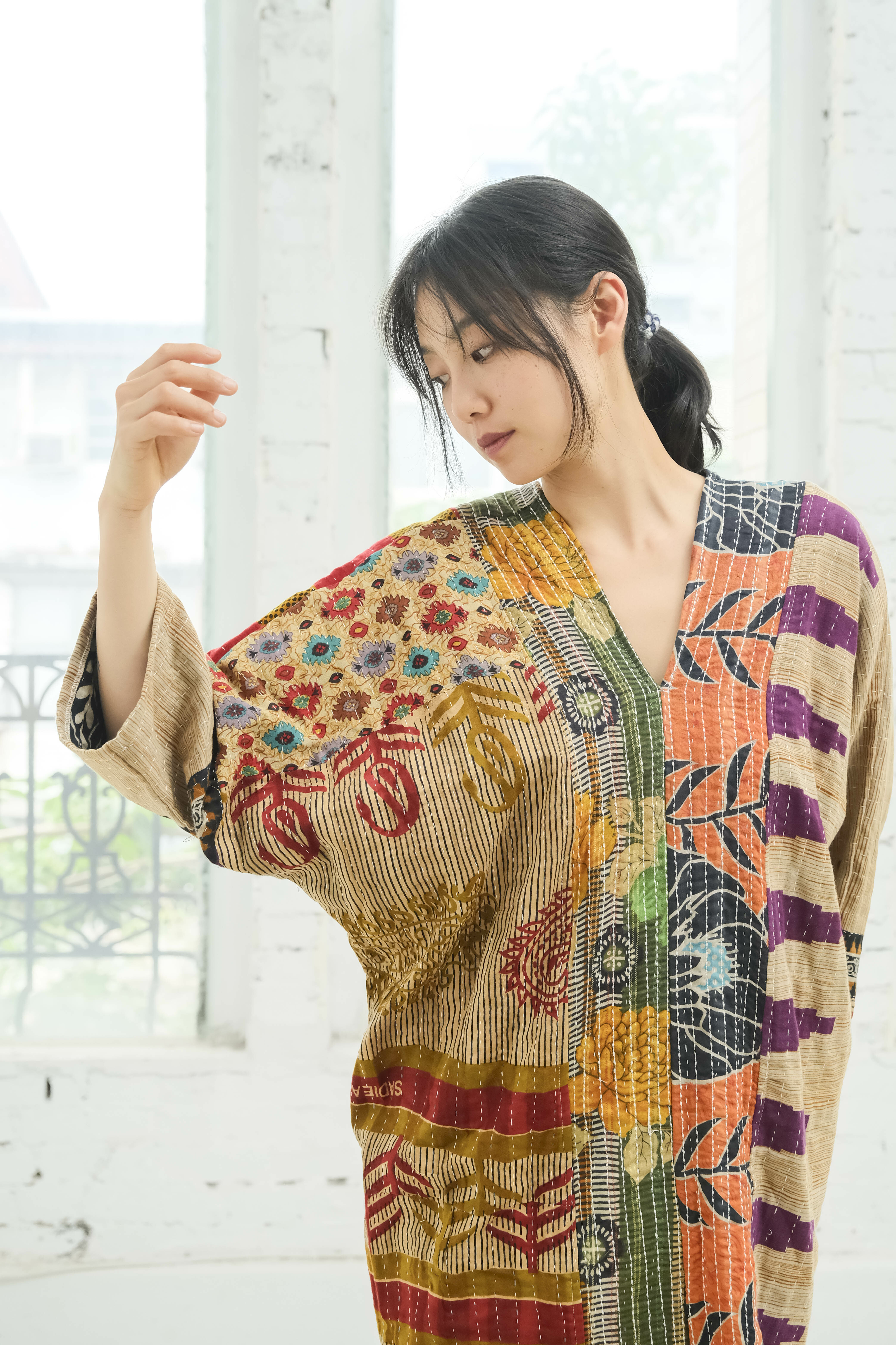 坎塔刺繡前後V領長袖上衣 混紫 - C