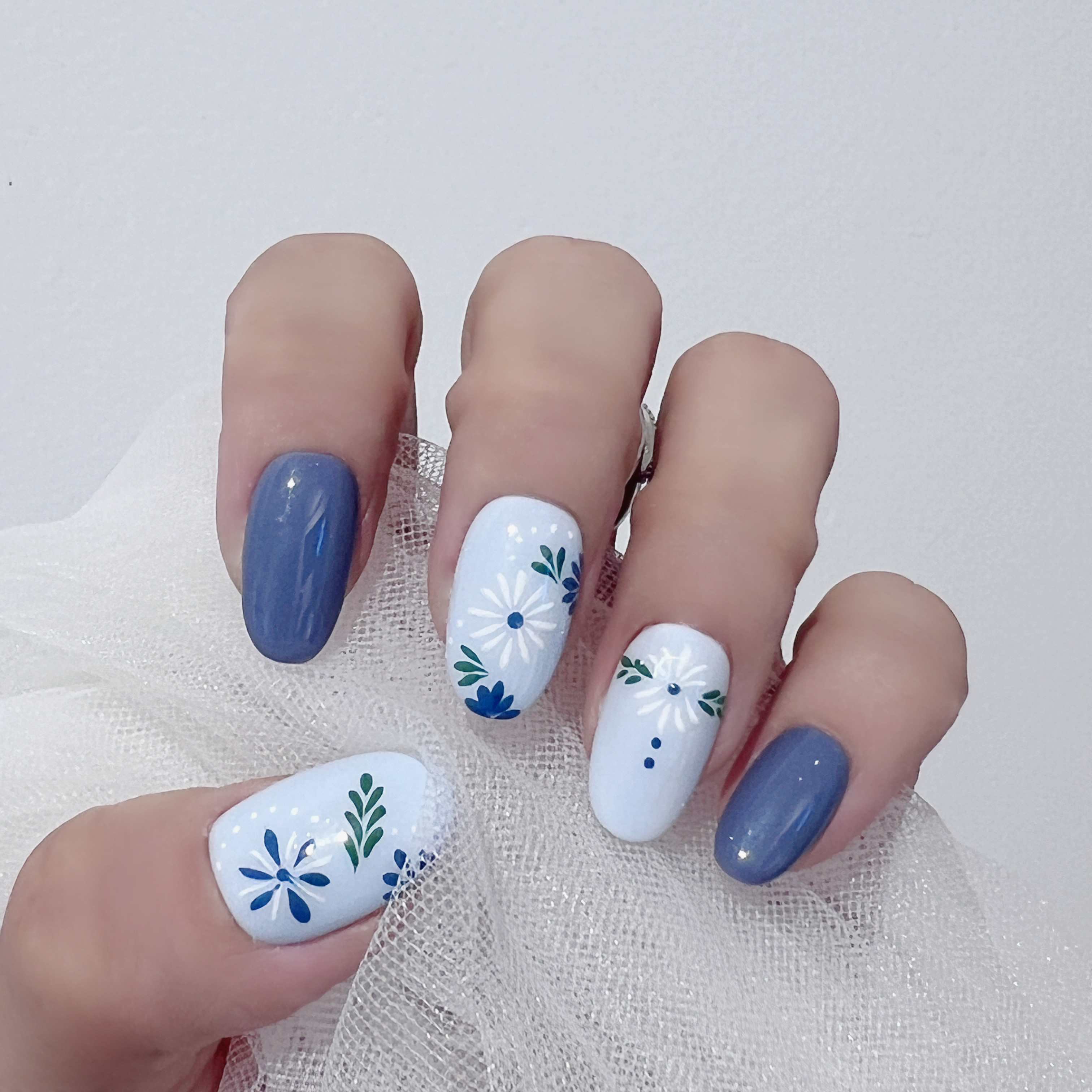 baby:nail ︳Two Match Color with small flower pattern。Hand Drawn [2 colour]