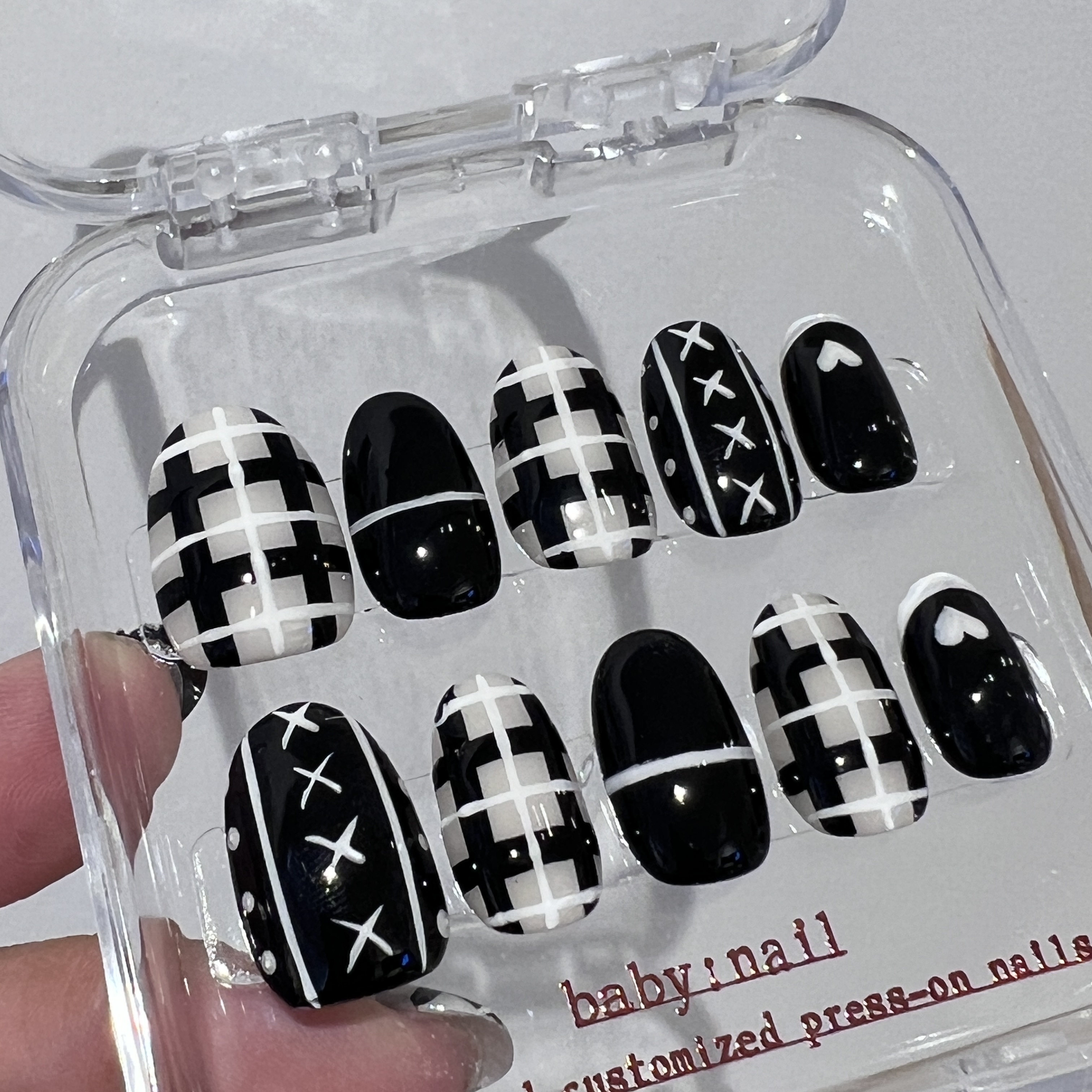baby:nail | Vintage Black and White
