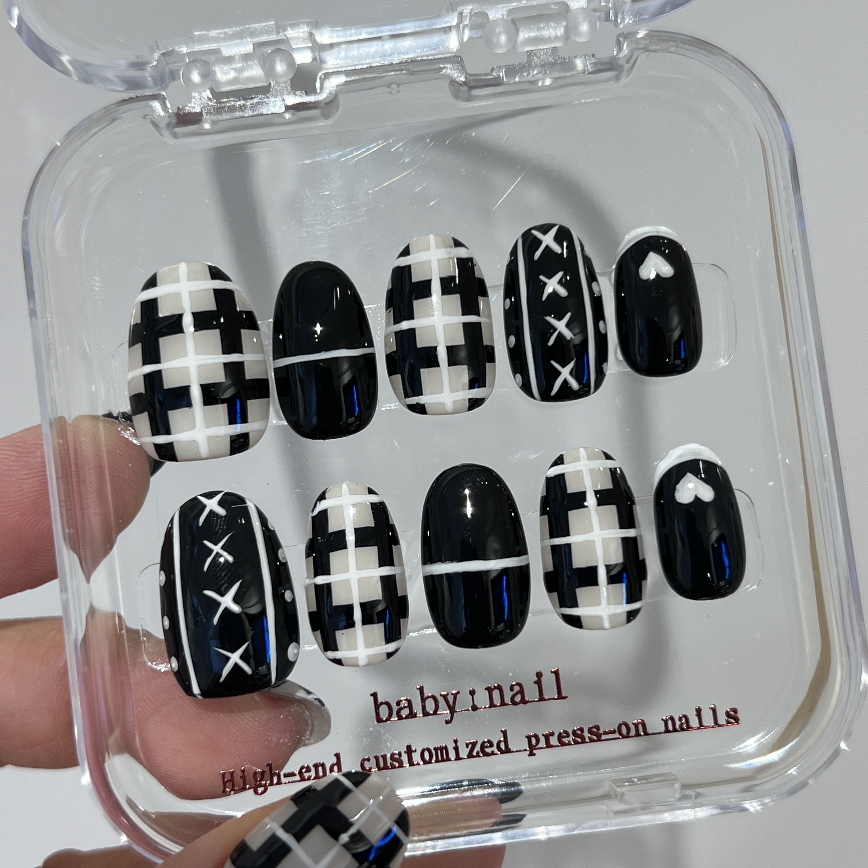 baby:nail | Vintage Black and White