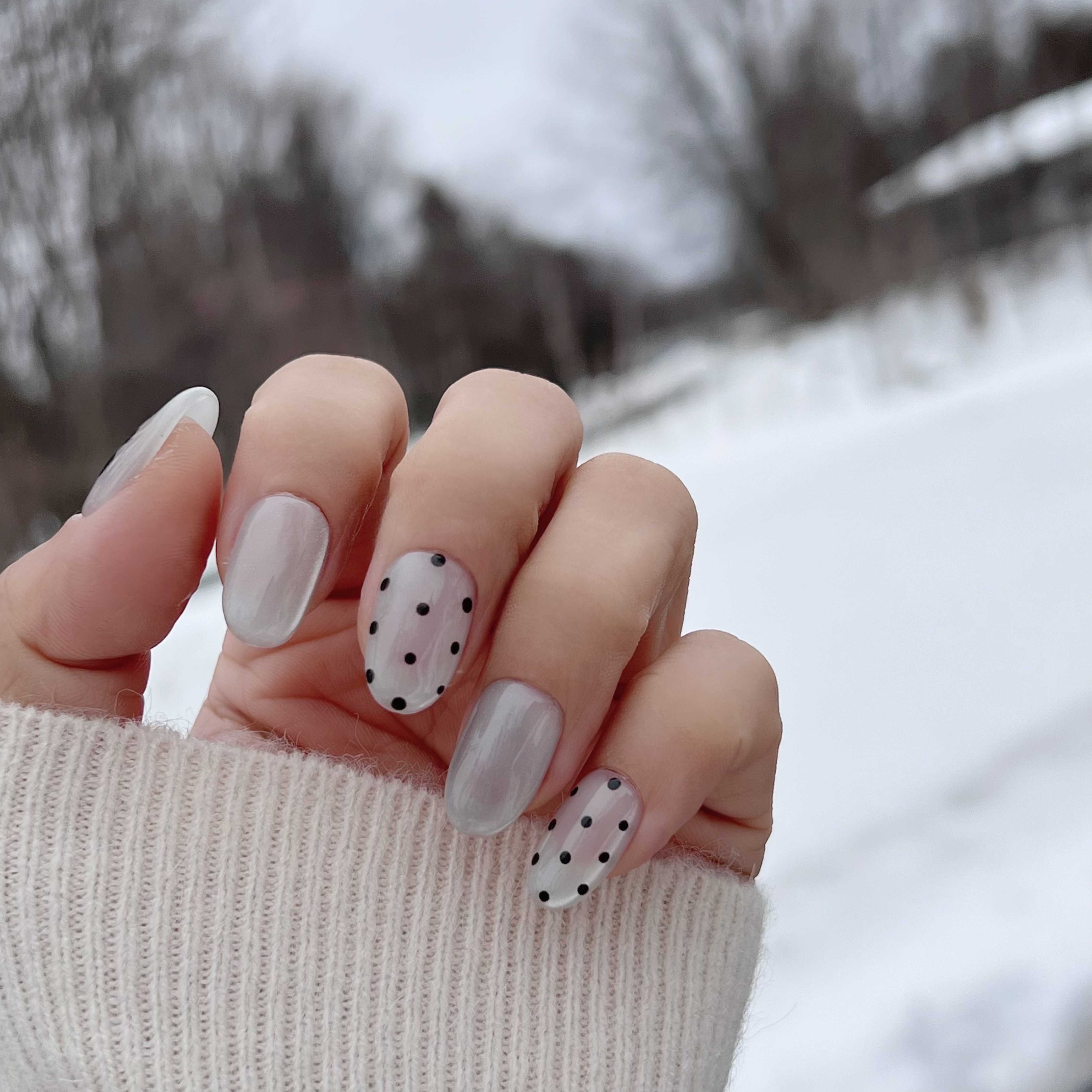 baby:nail ︳Sparkle White with Black Dot