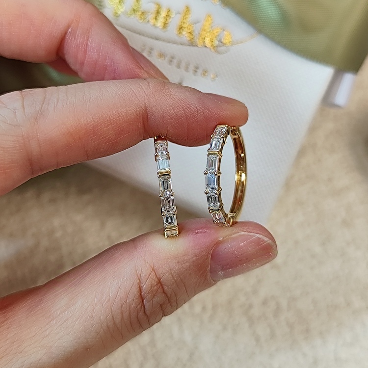 18K黃金祖母綠切割鑽石圈形耳環