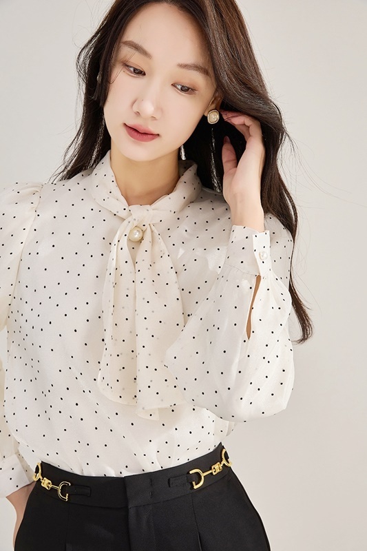 珍珠綁帶點點雪紡上衣 白色