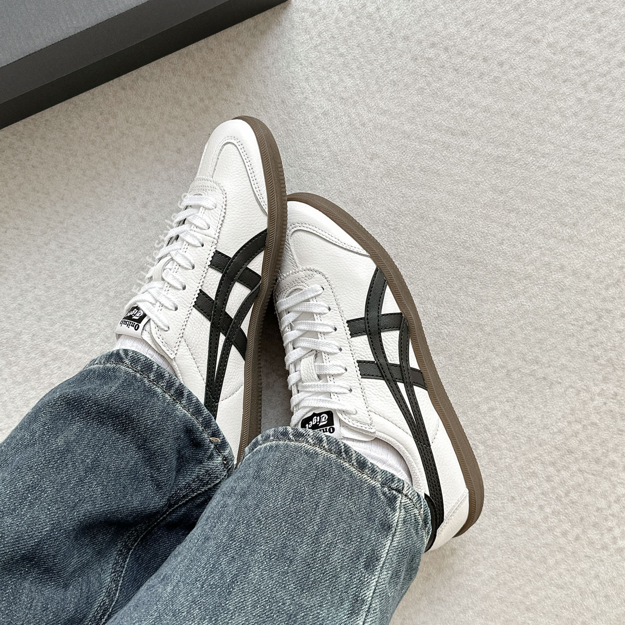 Onitsuka Tiger Tokuten 鬼塚虎 德訓鞋 白黑 白 仿皮革 焦糖底 男女鞋 1183C429-100 / 預購