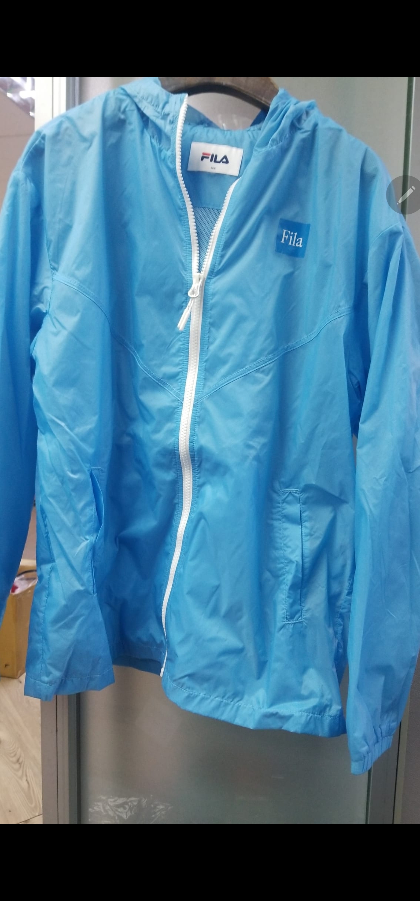 ca20308**  fila 風衣