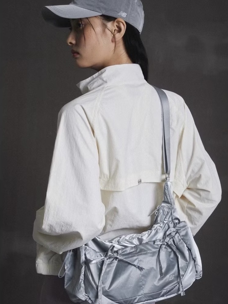 New Balance Glossy Ribbon 尼龍蝴蝶結流浪包