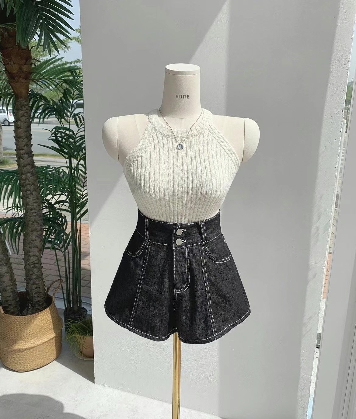 2058兩釦深藍牛仔短褲 S  庫存出清