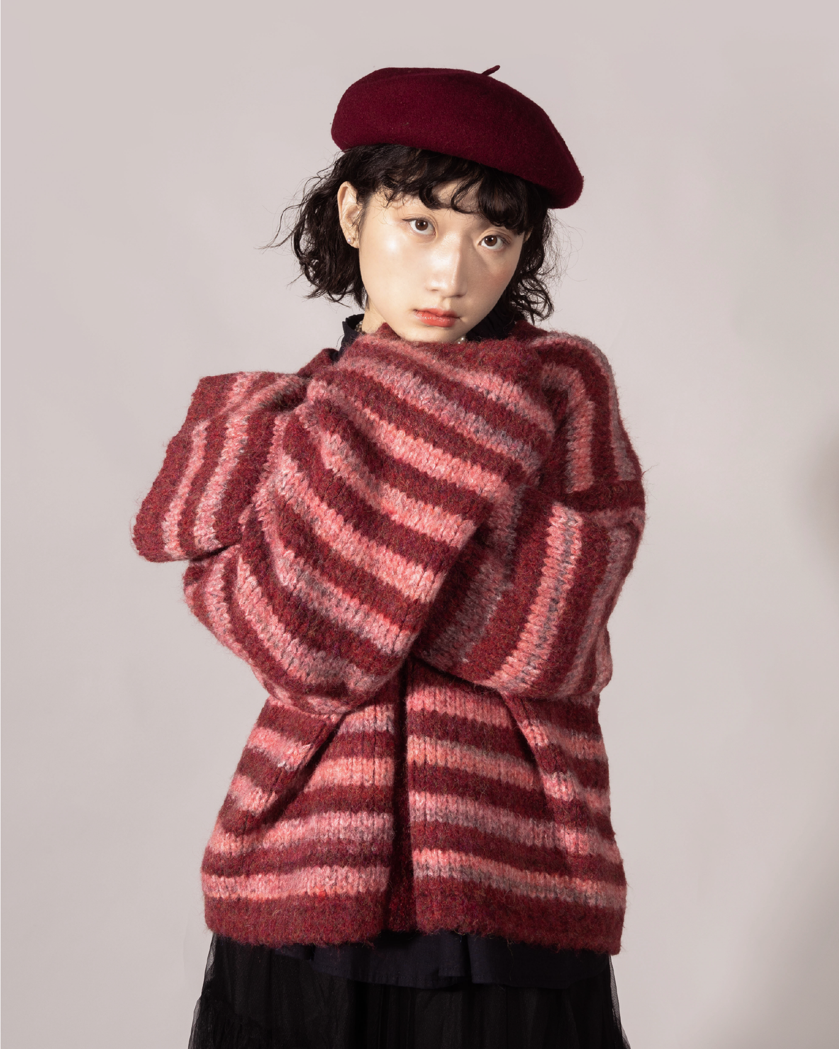 V領寬版橫間拼色毛衣