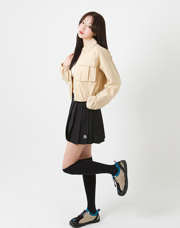 預訂｜MUAHMUAH LOGO TWO POCKET BANDING CROP JACKET