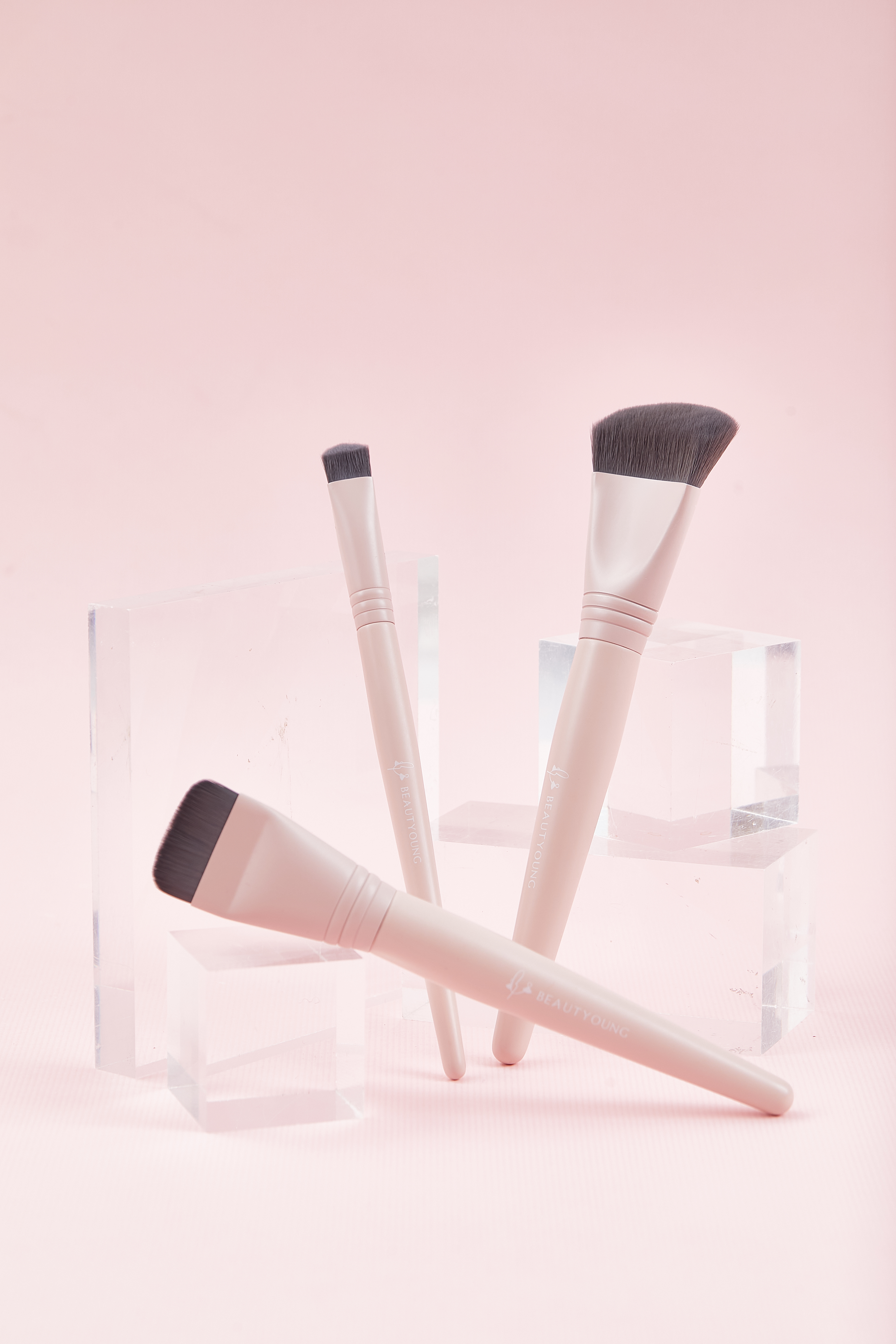 妝漾 水光感半月形粉底刷