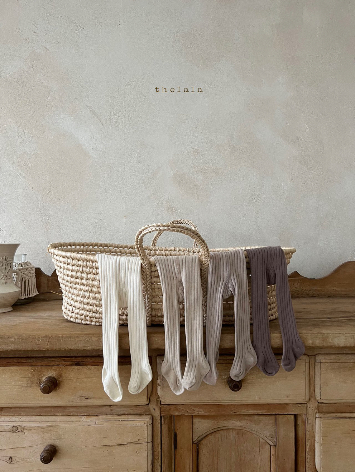 現貨｜百搭必備坑條紋褲襪