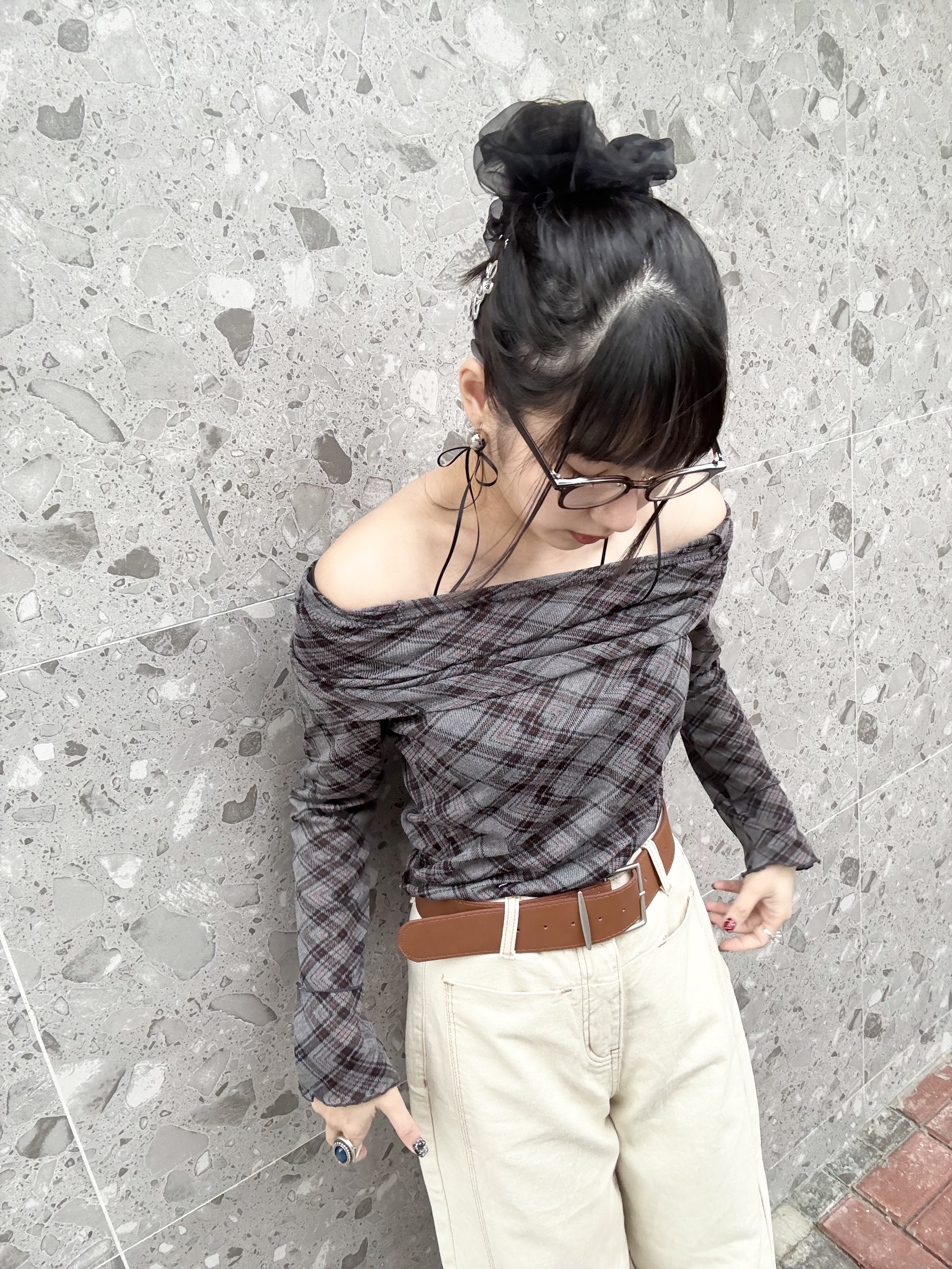 格子露肩修身TOP