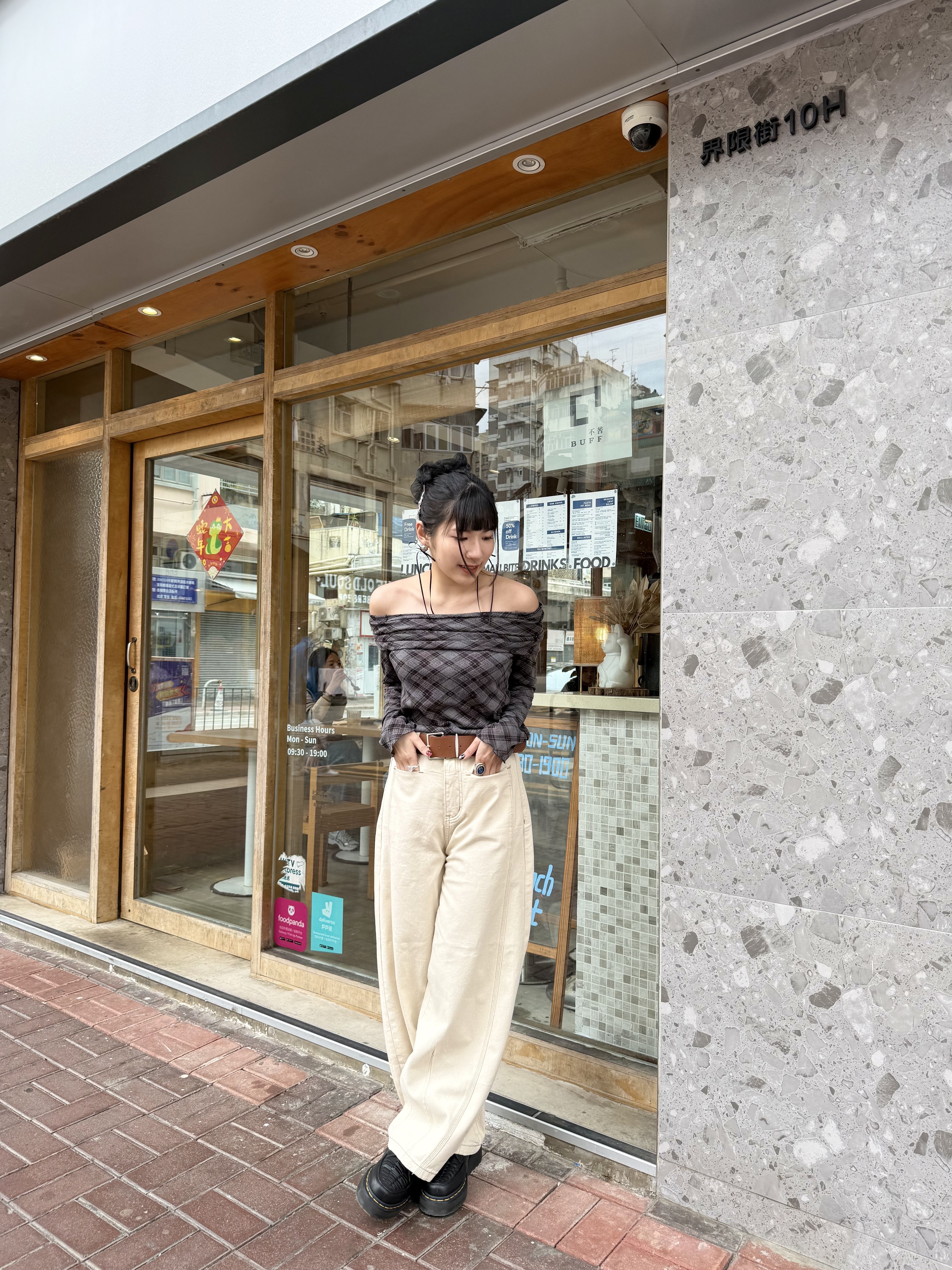 格子露肩修身TOP