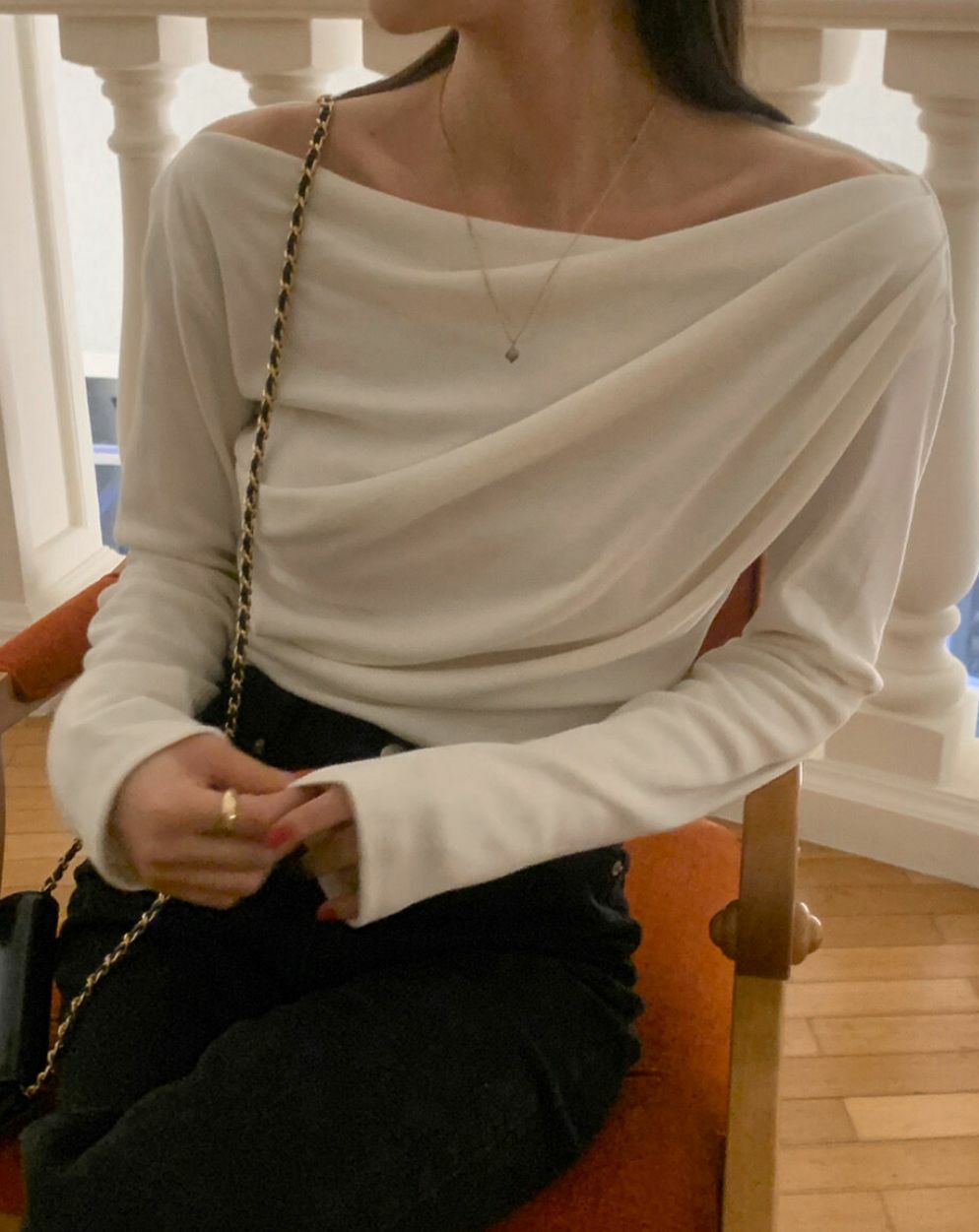 平口露肩皺摺上衣(米色)