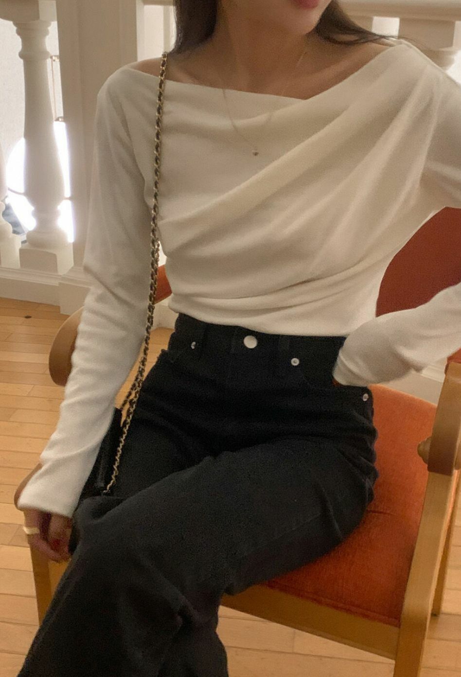 平口露肩皺摺上衣(米色)