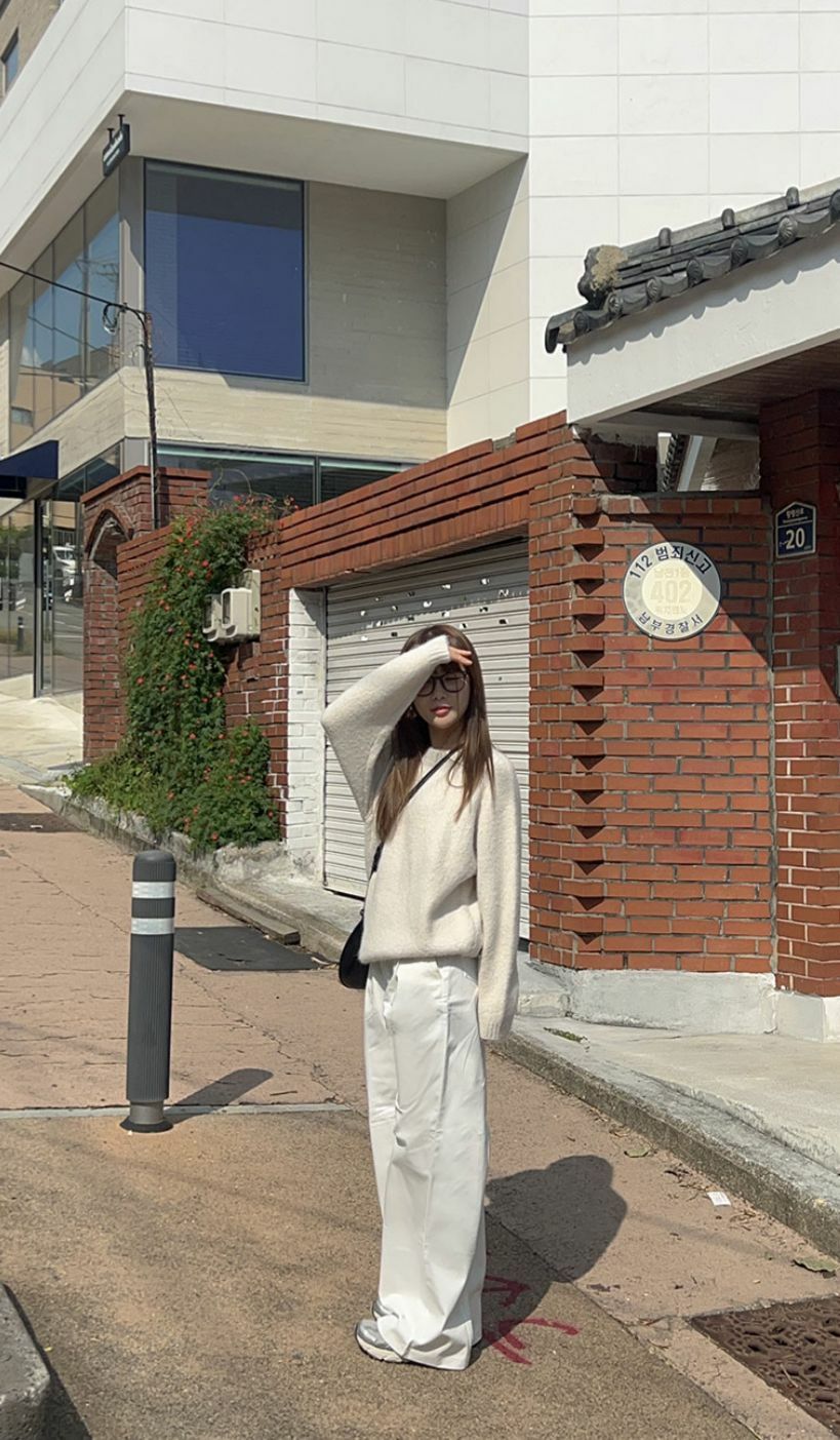 圓領寬鬆針織上衣(米色)