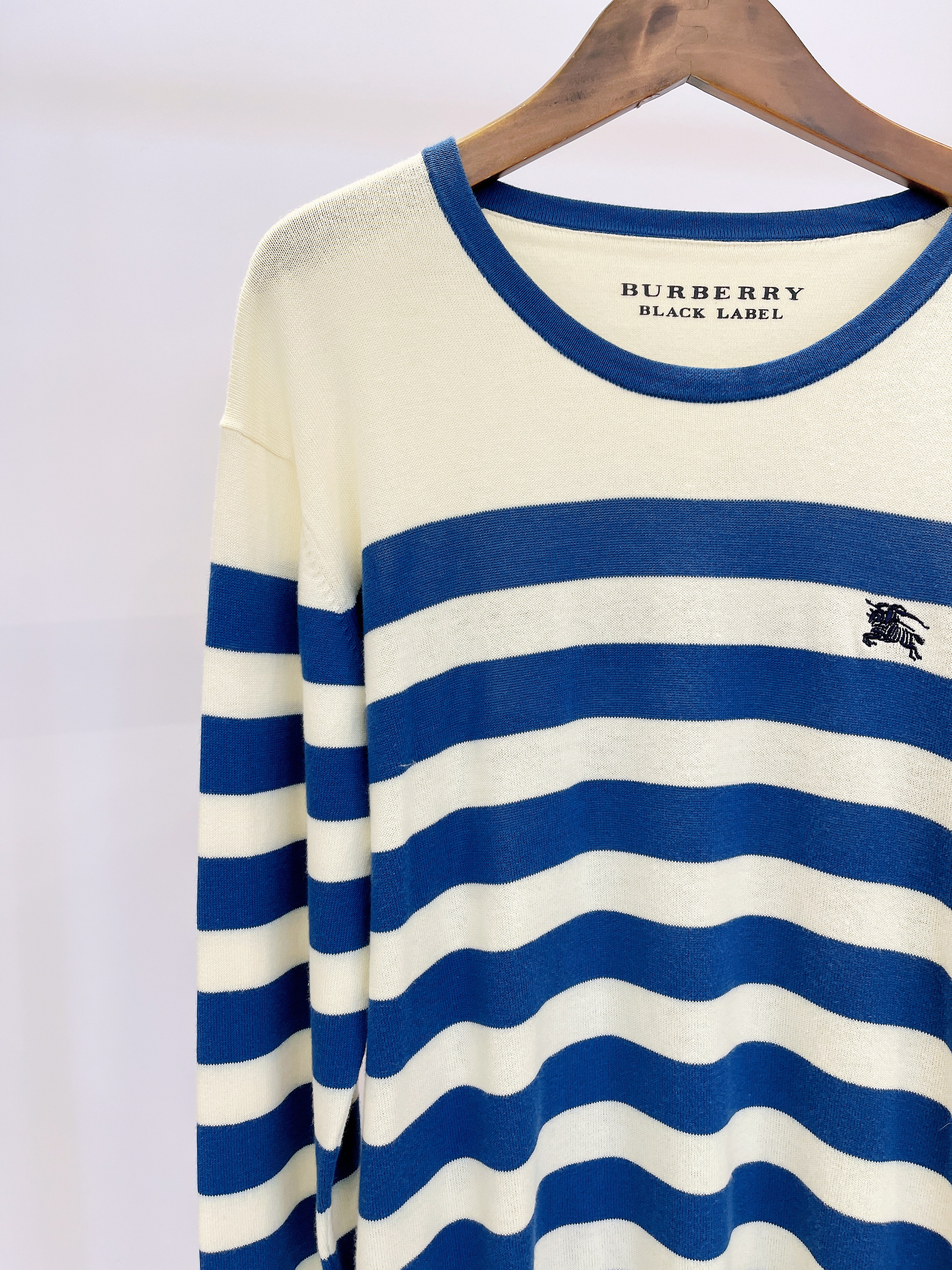 Burberry BLACK LABEL 藍白針織杉